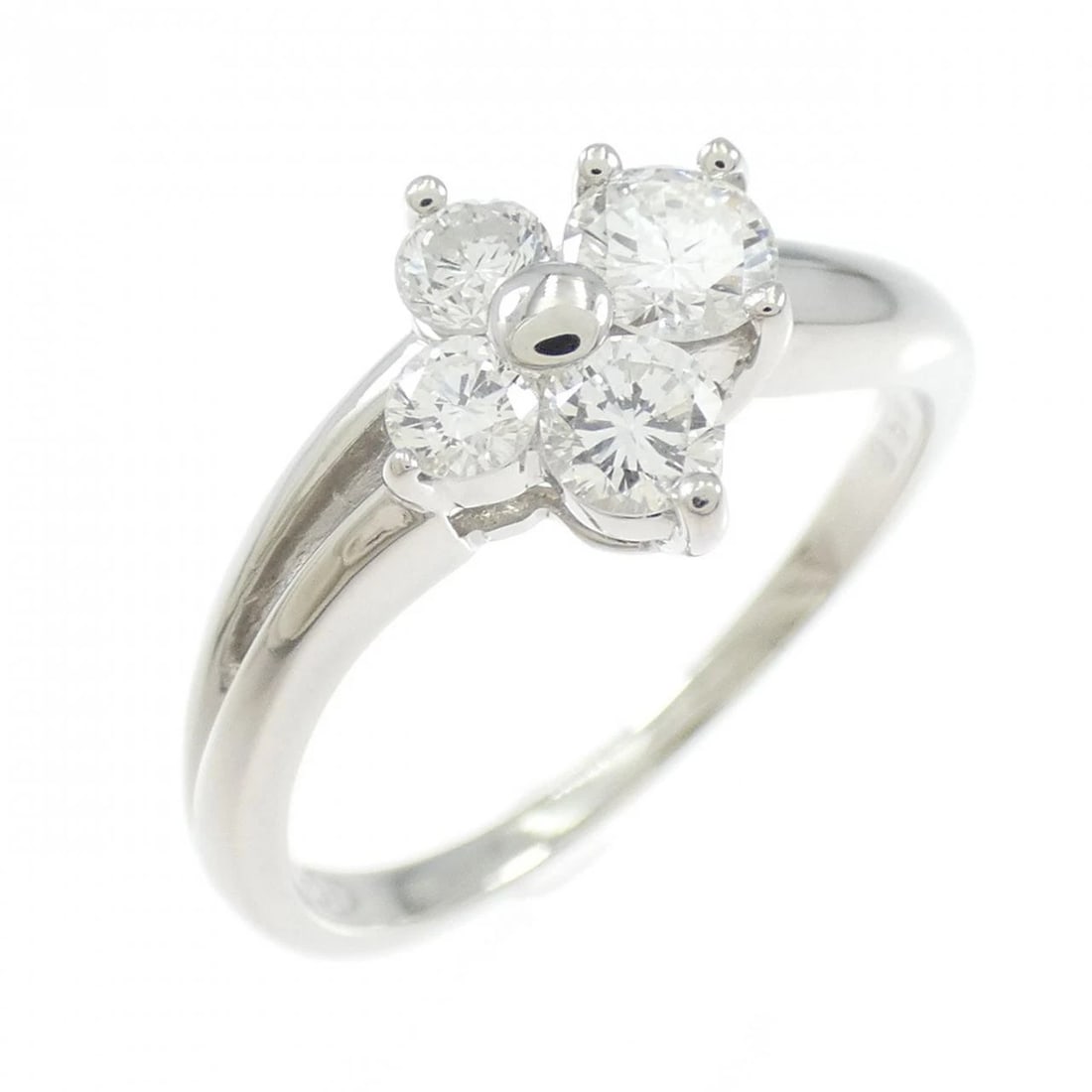 PT900 DIAMOND RING: PT900 Diamond Ring Brand: Unbranded Type: Ring Material: Platinum 900, Main Stone/Creation Natural Color: platinum Size: 6.5US Accessories: None Accessories Notice: When purchasing pre-own