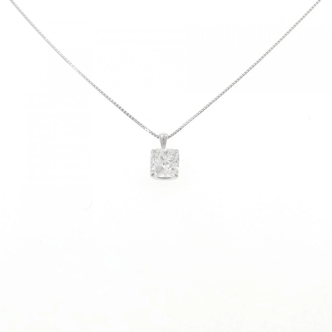 PT900 PT850 DIAMOND NECKLACE: PT900 PT850 Diamond Necklace Brand: Unbranded Type: Necklace Material: Platinum 900 Platinum 850, Main Stone/Creation Natural Color: platinum Size: 45cmPendant top H x W: 9.5mmx5.5mm Chain