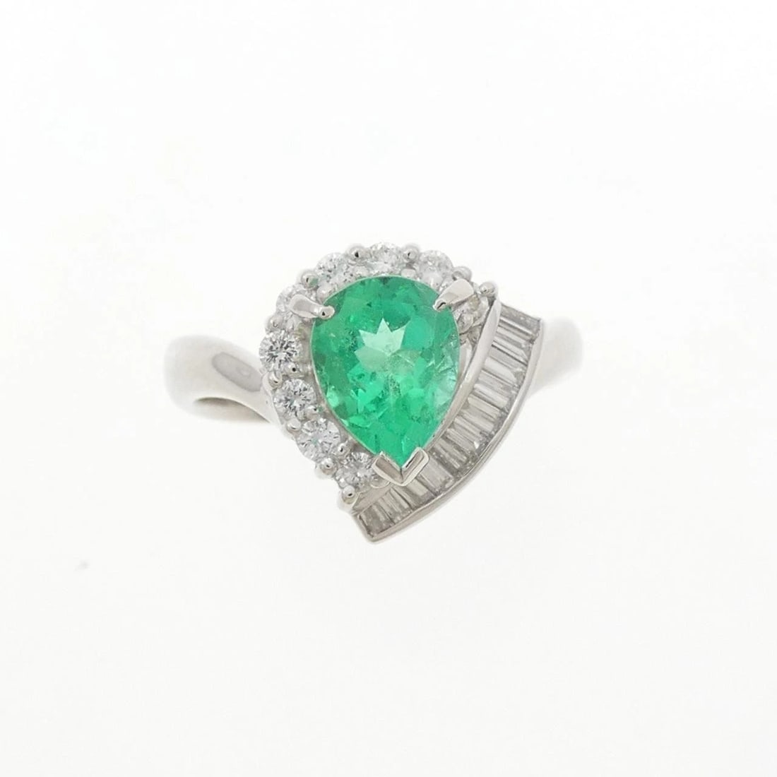 PT900 EMERALD RING - 2