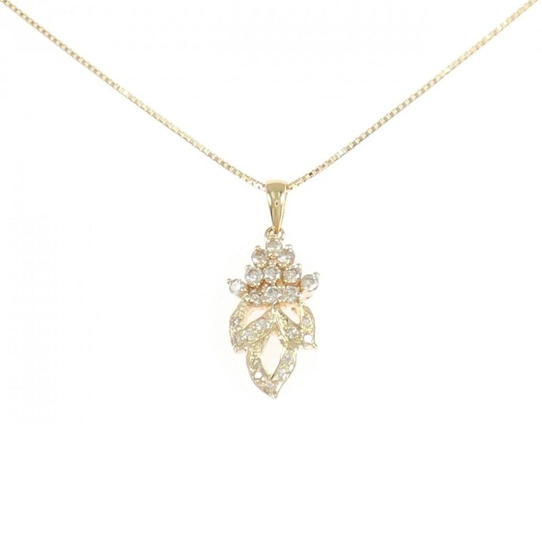 K18YG DIAMOND NECKLACE: K18YG Diamond Necklace Brand: Unbranded Type: Necklace Material: K18 Yellow Gold, Main Stone/Creation Natural Color: yellow gold Size: 45cm ActualSize Pendant top H x W: 24.1mmx9.9mm Chain Max. W: