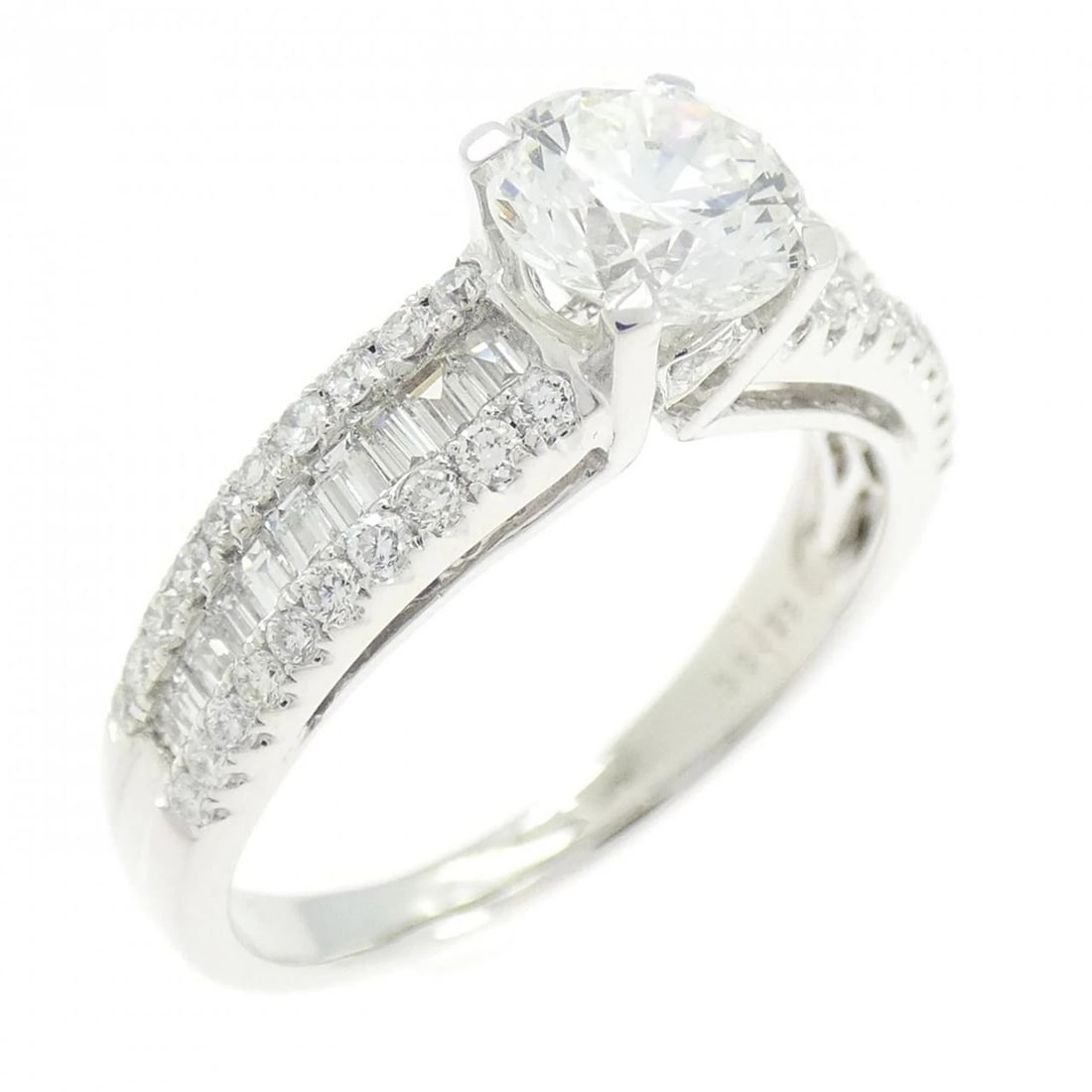 K18WG DIAMOND RING: K18WG Diamond Ring Brand: Unbranded Type: Ring Material: K18 White Gold, Main Stone/Creation Natural Color: white gold Size: 9 (US size) Accessories: None Accessories Notice: When purchasi
