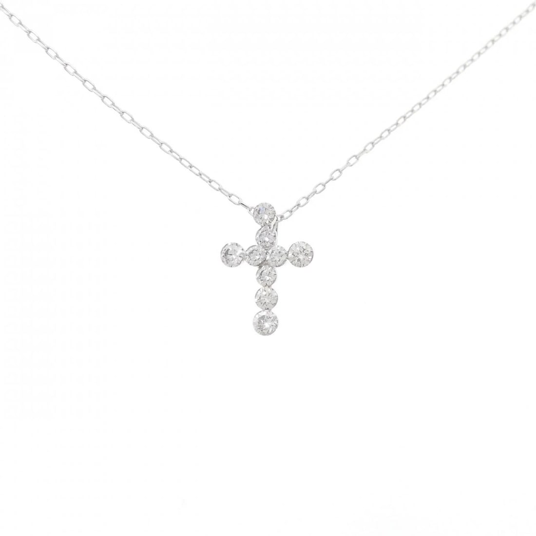 K18WG CROSS DIAMOND NECKLACE: K18WG Cross Diamond Necklace Brand: Unbranded Type: Necklace Material: K18 White Gold, Main Stone/Creation Natural Color: White Gold Size: 45cmActualSizePendant top H x W: 13.6mmx9.7mm Chain