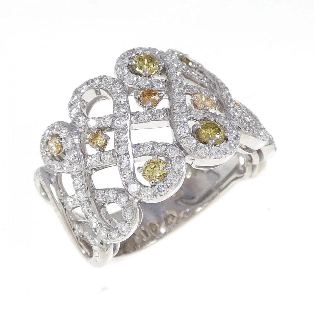 K18WG DIAMOND RING: K18WG Diamond Ring Brand: Unbranded Type: Ring Material: K18 White Gold, Main Stone/Creation Natural Color: White Gold Size: 6.5 (US size) Accessories: None Accessories Notice: When purcha