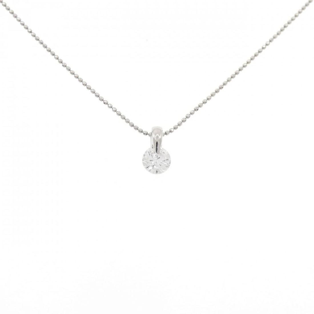 PT900 PT850 SOLITAIRE DIAMOND NECKLACE: PT900 PT850 Solitaire Diamond Necklace Brand: Unbranded Type: Necklace Material: Platinum 900 Platinum 850, Main Stone/Creation Natural Color: Silver Size: 40cmActualSizePendant top H x W: