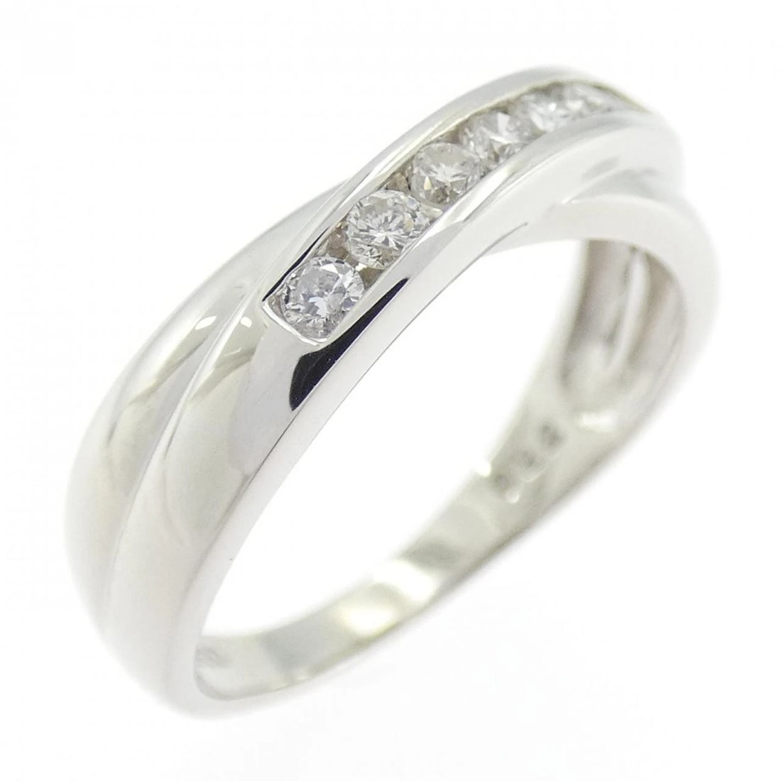 PT900 DIAMOND RING: PT900 Diamond Ring Brand: Unbranded Type: Ring Material: Platinum 900, Main Stone/Creation Natural Color: Silver Size: 6.5 (US size) Accessories: None Accessories Notice: When purchasing p