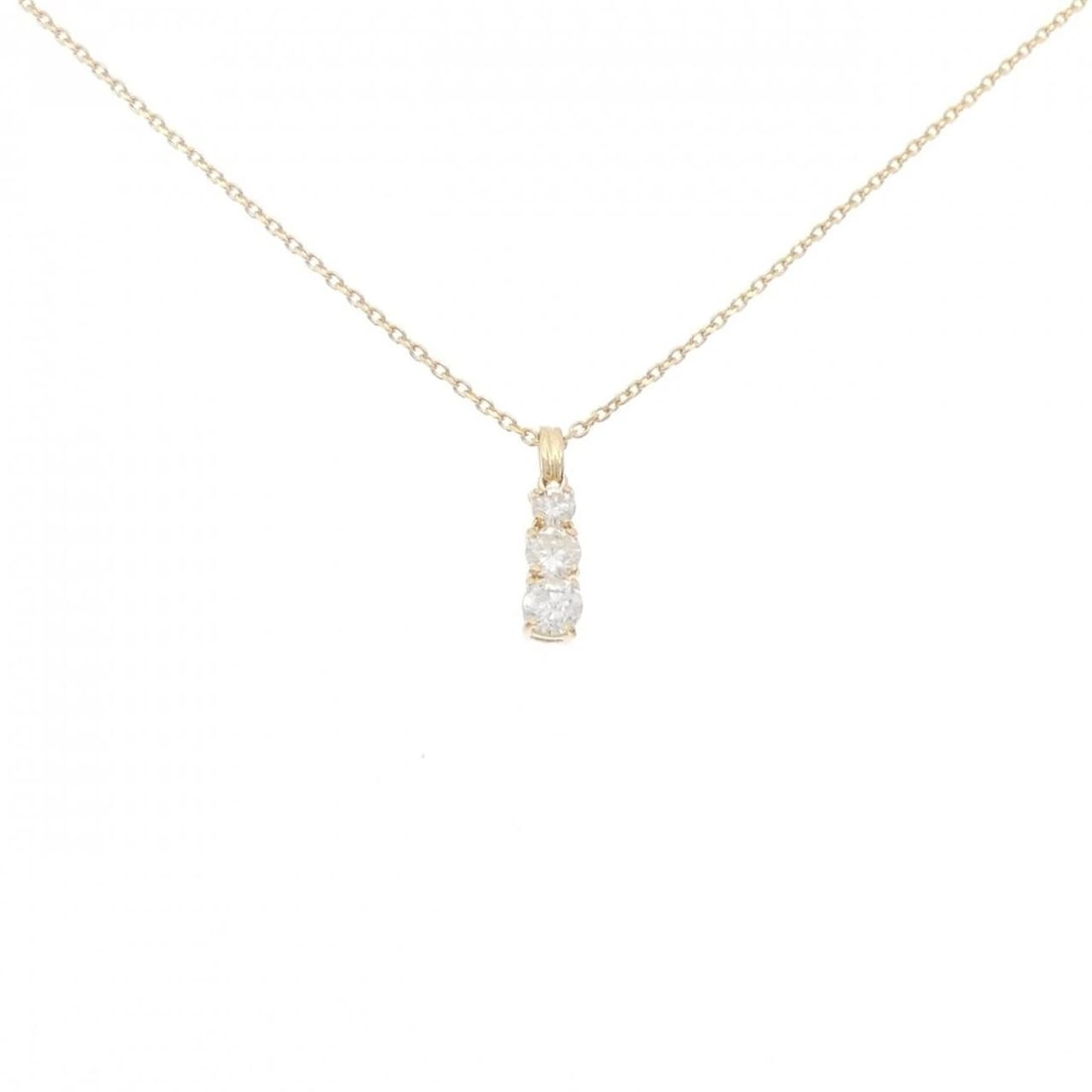 K18YG 3 STONE DIAMOND NECKLACE: K18YG 3 Stone Diamond Necklace Brand: Unbranded Type: Necklace Material: K18 Yellow Gold, Main Stone/Creation Natural Color: Yellow Gold Size: 40cmActualSizePendant top H x W: 15.1mmx3.9mm Chain M