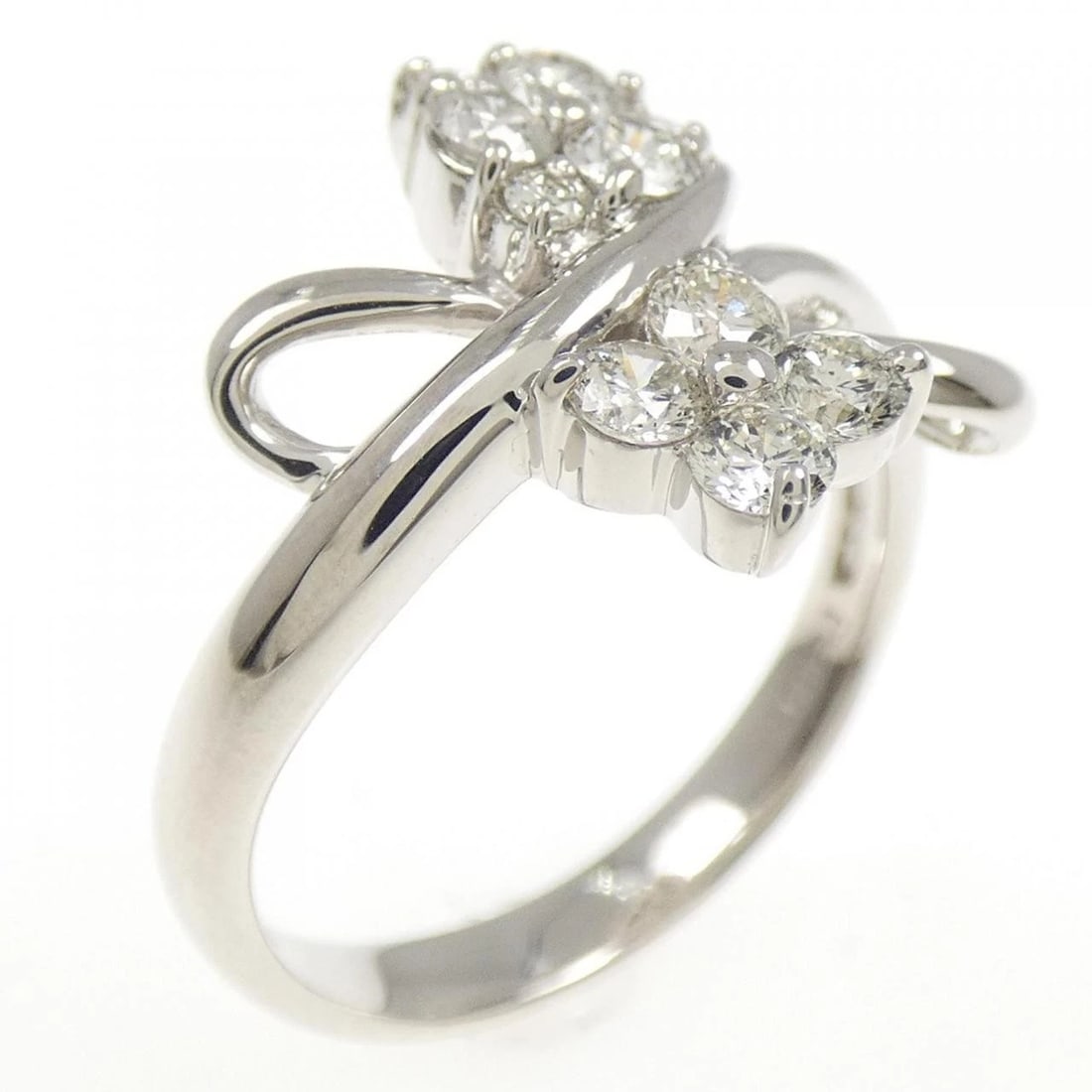 PT900 DIAMOND RING: PT900 Diamond Ring Brand: Unbranded Type: Ring Material: Platinum 900, Main Stone/Creation Natural Color: platinum Size: 5.5US Accessories: None Accessories Notice: When purchasing pre-owned