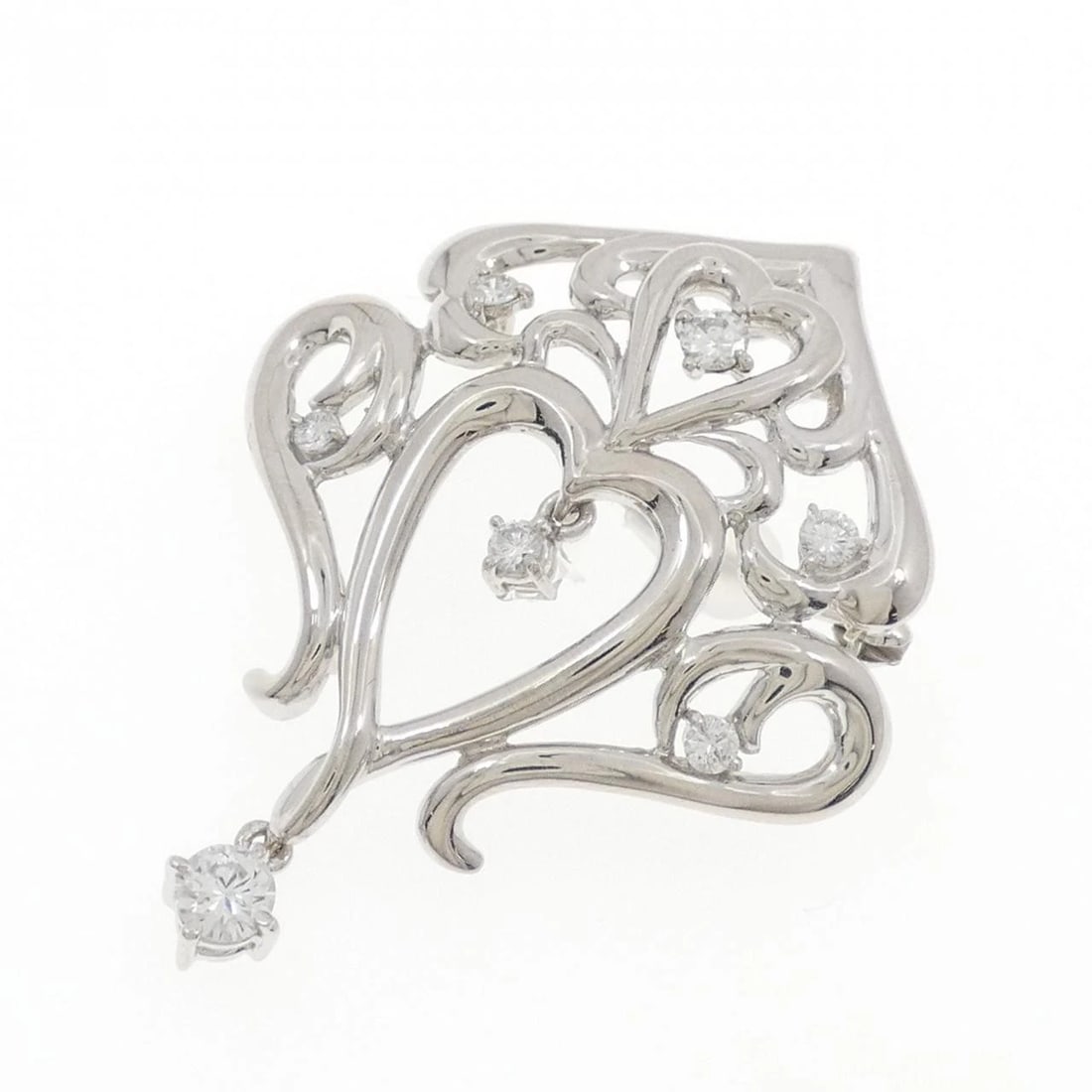 PT900 HEART DIAMOND BROOCH: PT900 Heart Diamond Brooch Brand: Unbranded Type: Pendant Brooch Material: Platinum 900, Main Stone/Creation Natural Color: platinum Size: HxW: 42.5mmx32.1mm Accessories: None Accessories
