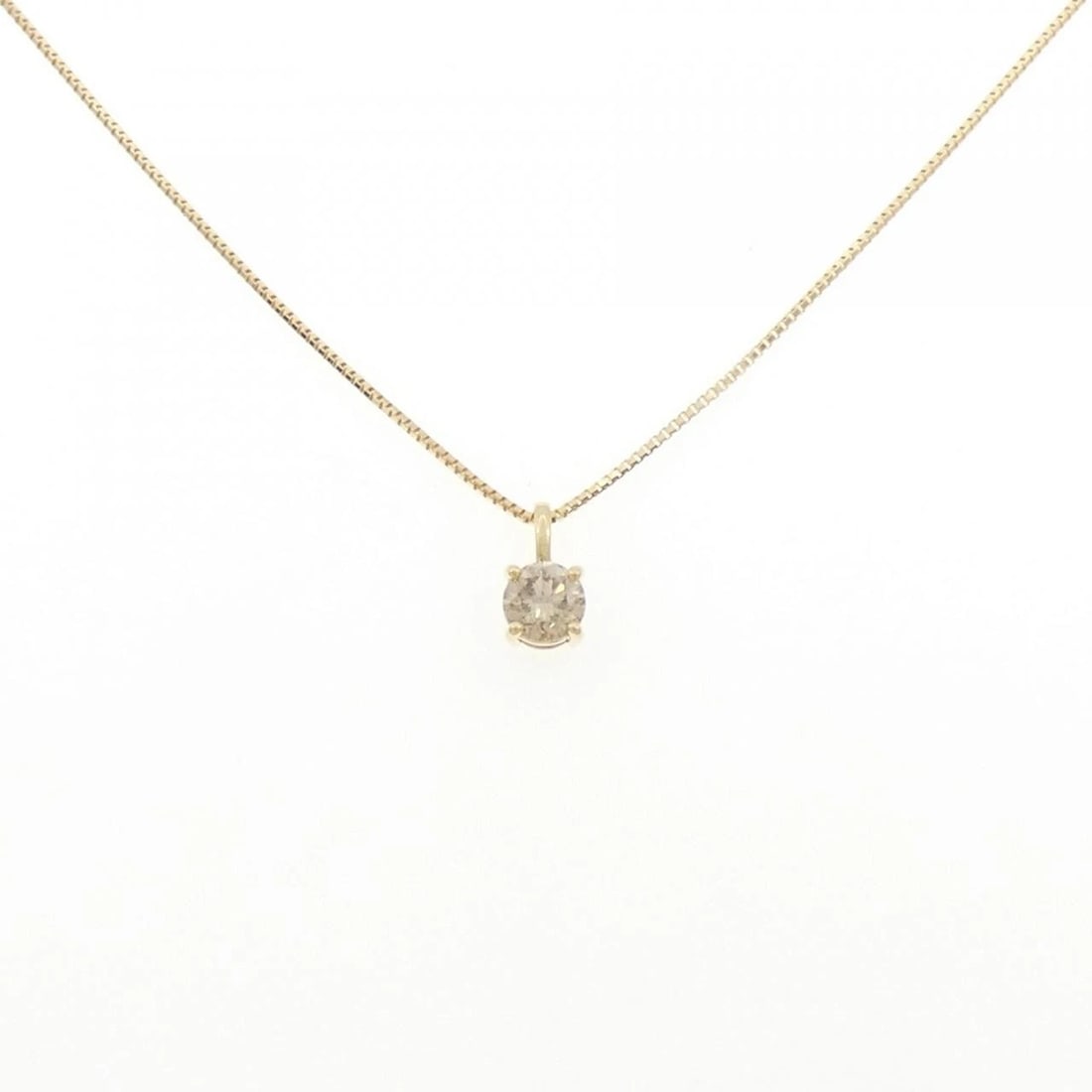 K18YG DIAMOND NECKLACE: K18YG Diamond Necklace Brand: Unbranded Type: Necklace Material: K18 Yellow Gold, Main Stone/Creation Natural Color: Yellow Gold Size: 45cmActualSizePendant top H x W: 10.2mmx5.7mm Chain Max.