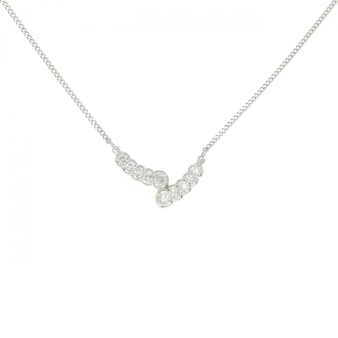 PT900 PT850 DIAMOND NECKLACE: PT900 PT850 Diamond Necklace Brand: Unbranded Type: Necklace Material: Platinum 900 Platinum 850, Main Stone/Creation Natural Color: Silver Size: 42cmActualSizePendant top H x W: 10.0mmx16.6mm