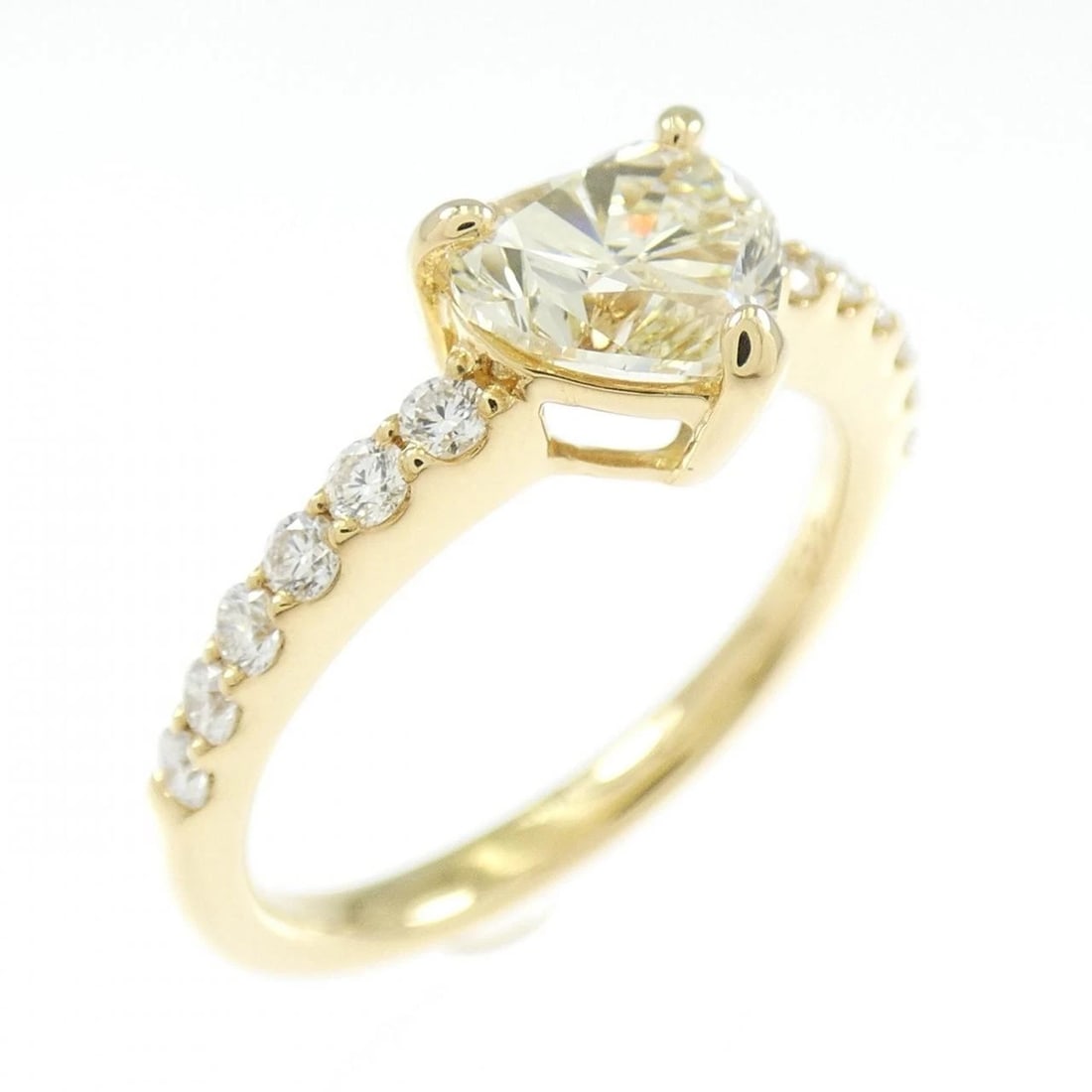 K18YG DIAMOND RING HEART SHAPE: K18YG Diamond Ring Heart Shape Brand: Unbranded Type: Ring Material: K18 Yellow Gold, Main Stone/Creation Natural Color: yellow gold Size: 6US Accessories: None Accessories Notice: When