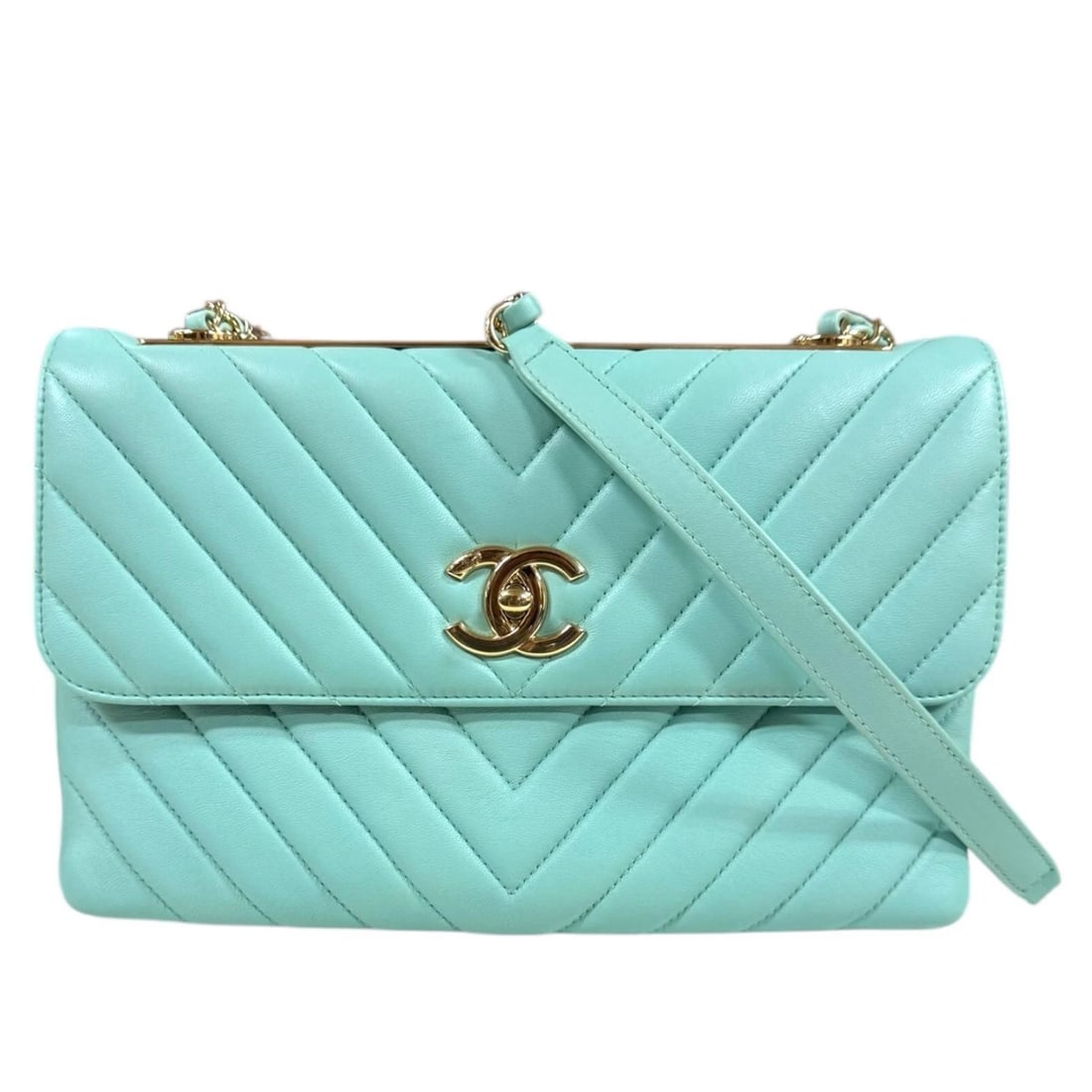 CHANEL SHOULDER BAG LAMBSKIN CHAIN SHOULDER BAG: CHANEL Shoulder Bag lambskin Chain Shoulder Bag Brand: CHANEL Type: Shoulder Bag Material: Exterior Material lambskin Color: blue / Turquoise Size: W10.2 x H6.7 x D1.6inch Shoulder:26.0inch 