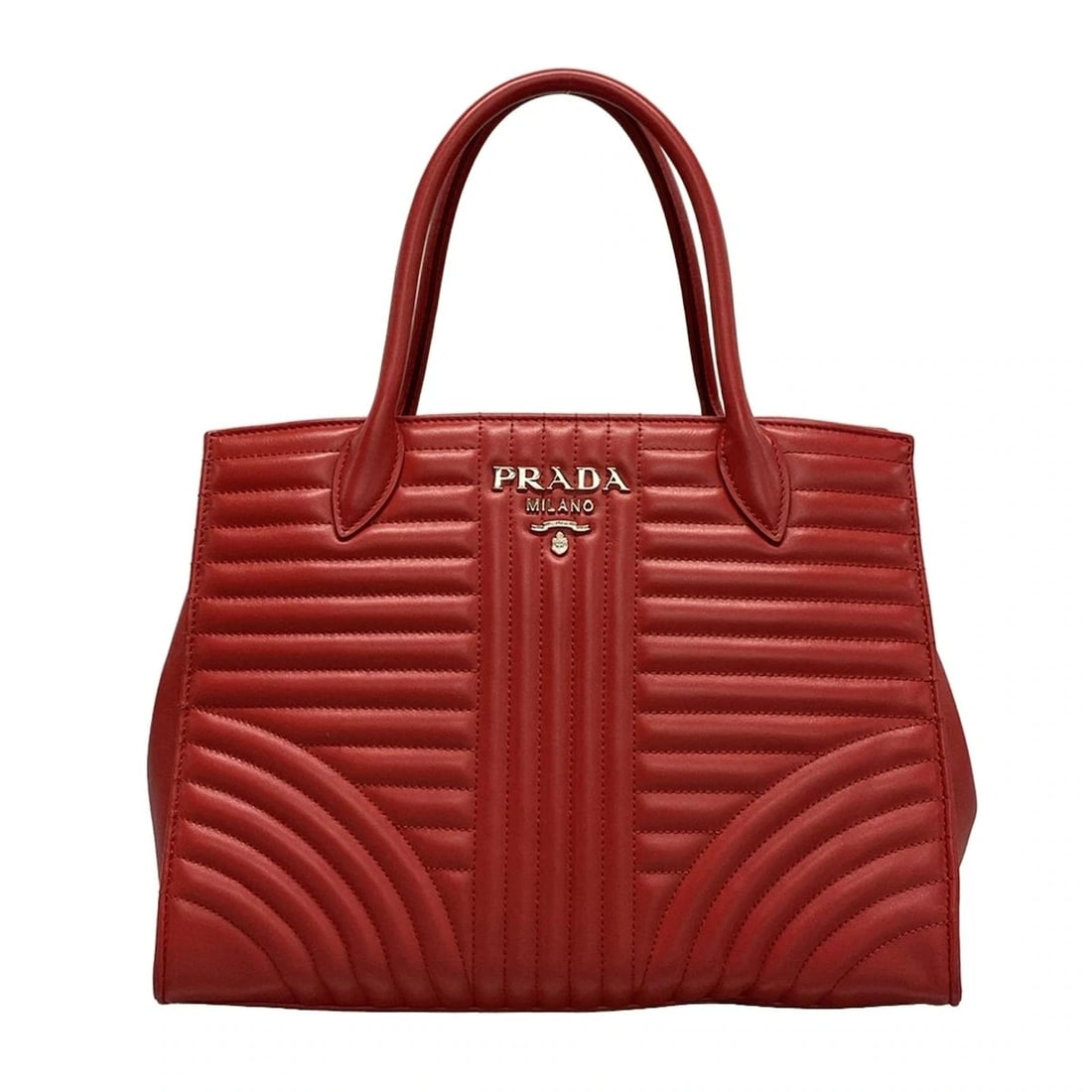 PRADA DIAGRAM RED LEATHER TOTE BAG TOTE BAG: PRADA Diagram Red Leather Tote Bag Tote Bag Brand: PRADA Type: Tote Bag Material: Leather Color: Red Size: Height : 8.86 inch (22.5 cm) Width : 12.2 inch (31 cm) Depth : 5.91 inch (15 cm) Accesso