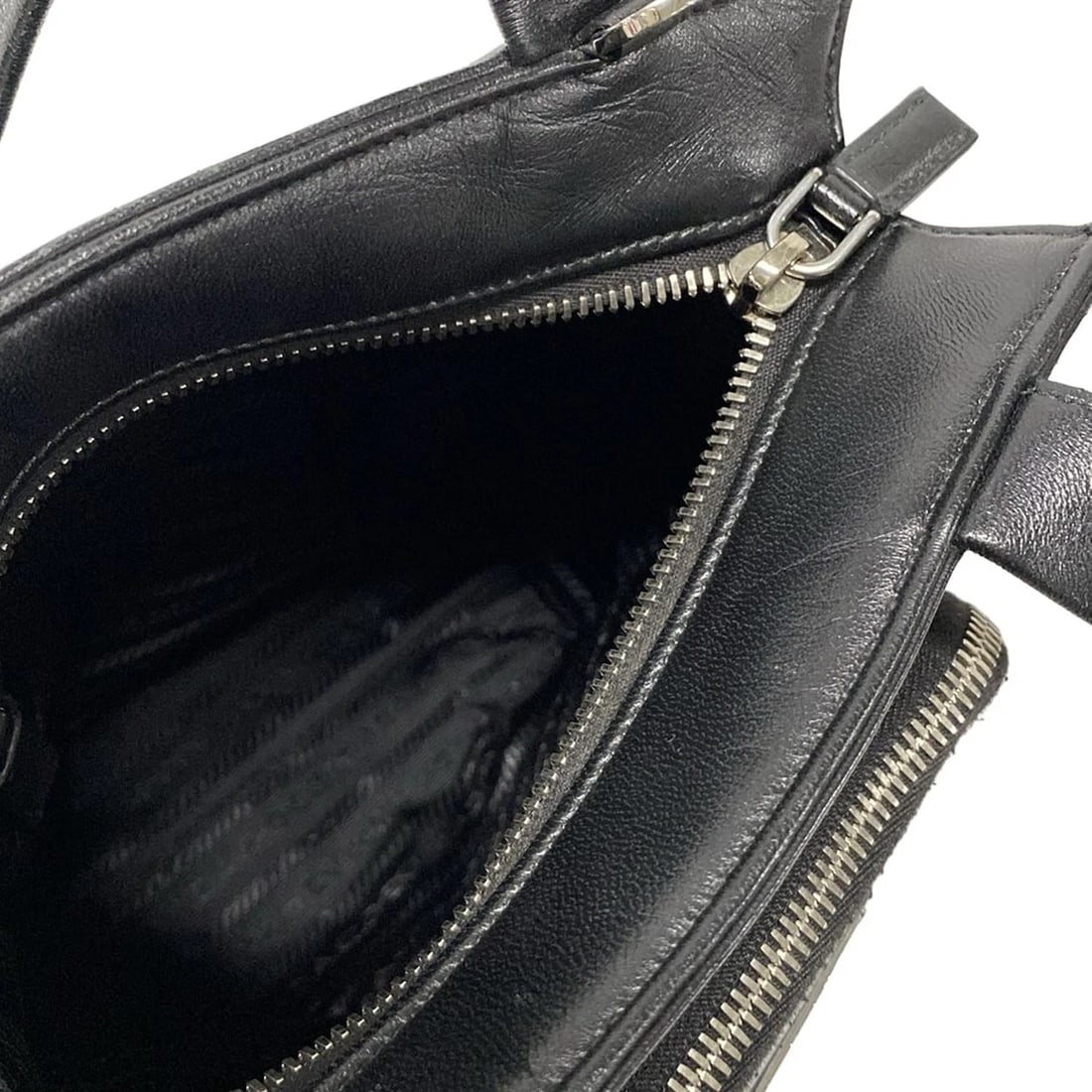 PRADA - BLACK LEATHER HANDBAG - 7
