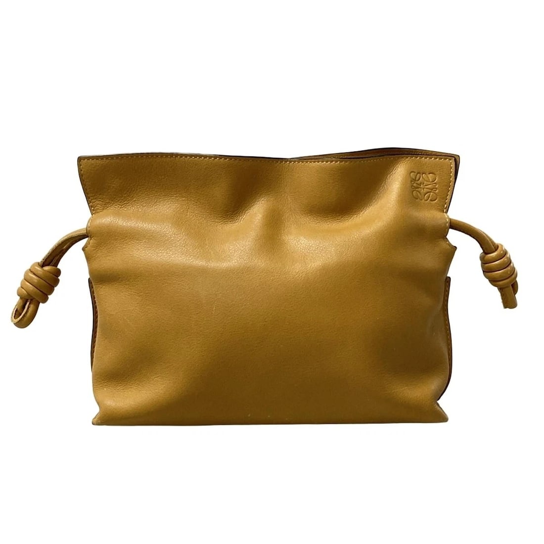LOEWE FLAMENCO CLUTCH BEIGE LEATHER CLUTCH BAG CLUTCH BAG: LOEWE Flamenco clutch Beige Leather Clutch Bag Clutch Bag Brand: LOEWE Type: Clutch Bag Material: Leather Color: Beige Size: Height : 7.48 inch (19 cm) Width : 10.24 inch (26 cm)Strap: approx.