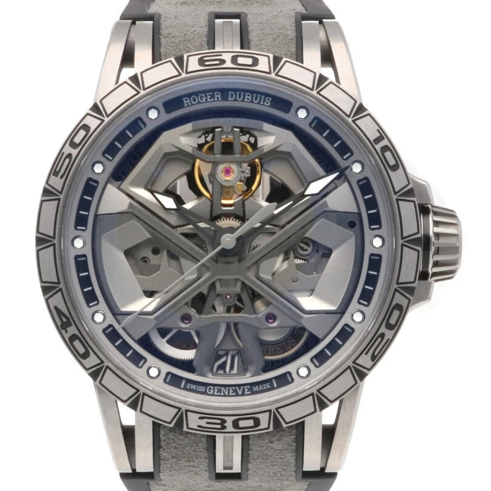 ROGER DUBUIS WATCHES TITANIUM WATCH: ROGER DUBUIS Watches titanium Watch Brand: ROGER DUBUIS Type: Wristwatch Material: Case : titanium Band : rubber Color: Silver / black Size: Case Diameter:45.5mm Band Length:5.9inch / 15.0-20.0cm