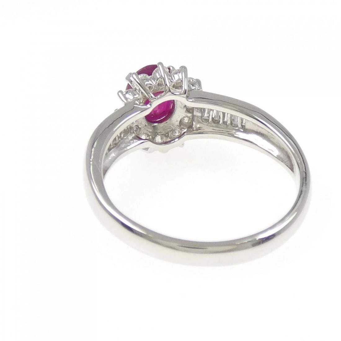 PT900 RUBY RING: PT900 Ruby Ring Brand: Unbranded Type: Ring Material: Platinum 900, Main Stone/Creation RubySide Stone Natural Color: Silver Size: 8 (US size) Accessories: None Accessories Notice: When