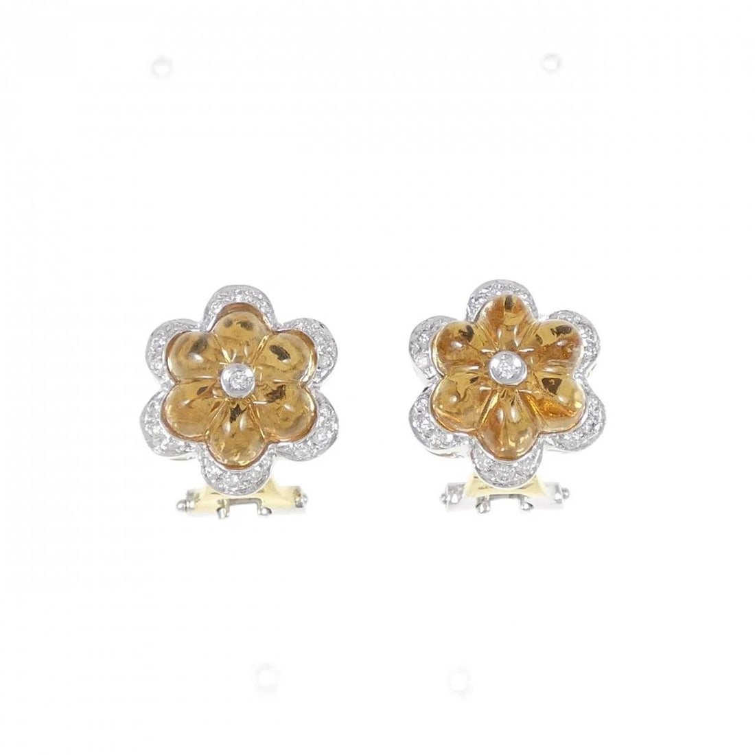 K18YG K18WG FLOWER CITRINE EARRINGS: K18YG K18WG Flower Citrine Earrings Brand: Unbranded Type: Earrings Material: K18 Yellow Gold K18 White Gold, Main Stone/Creation CitrineSide Stone Natural Color: WG,YG Size: ActualSize HxW: