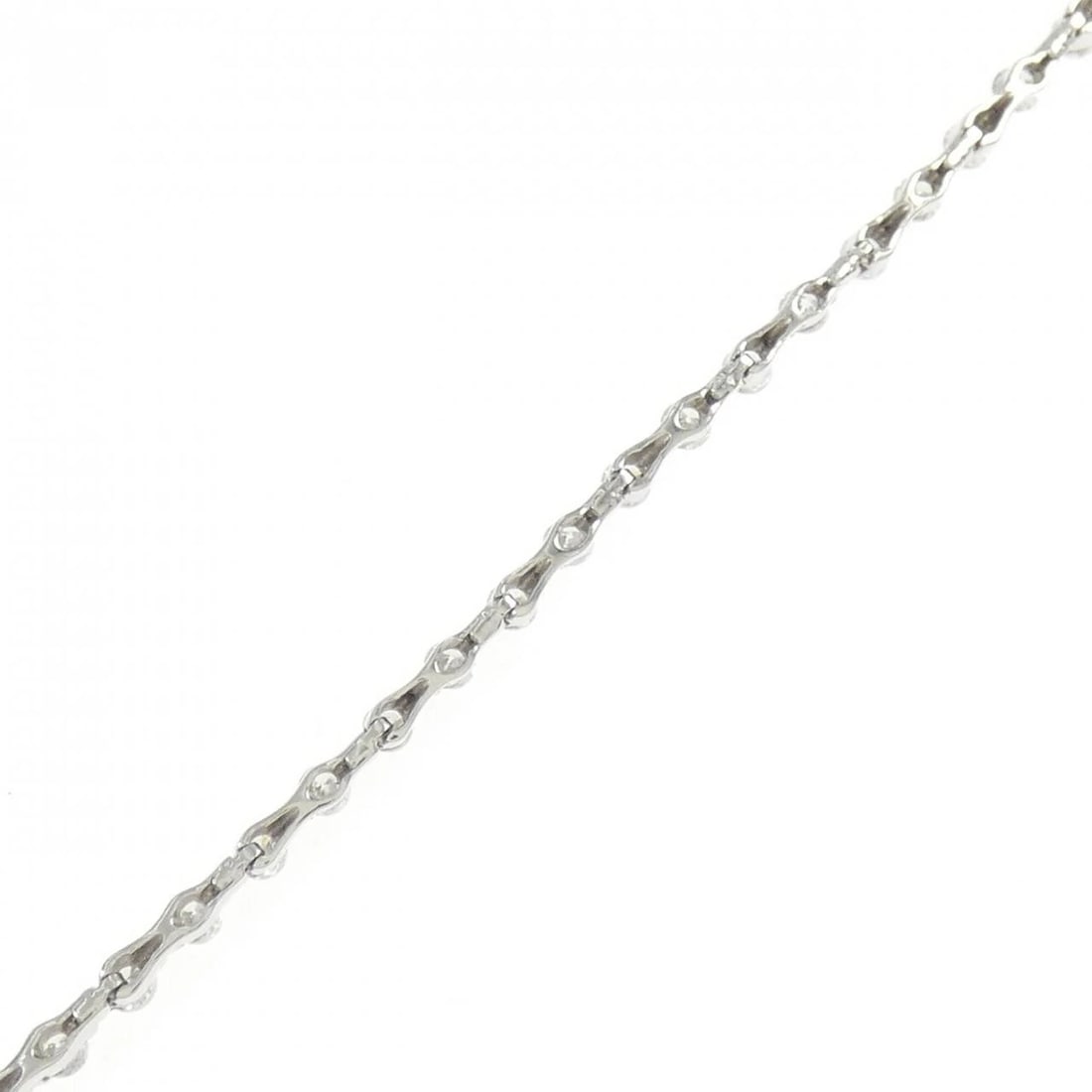 PT850 DIAMOND BRACELET - 2