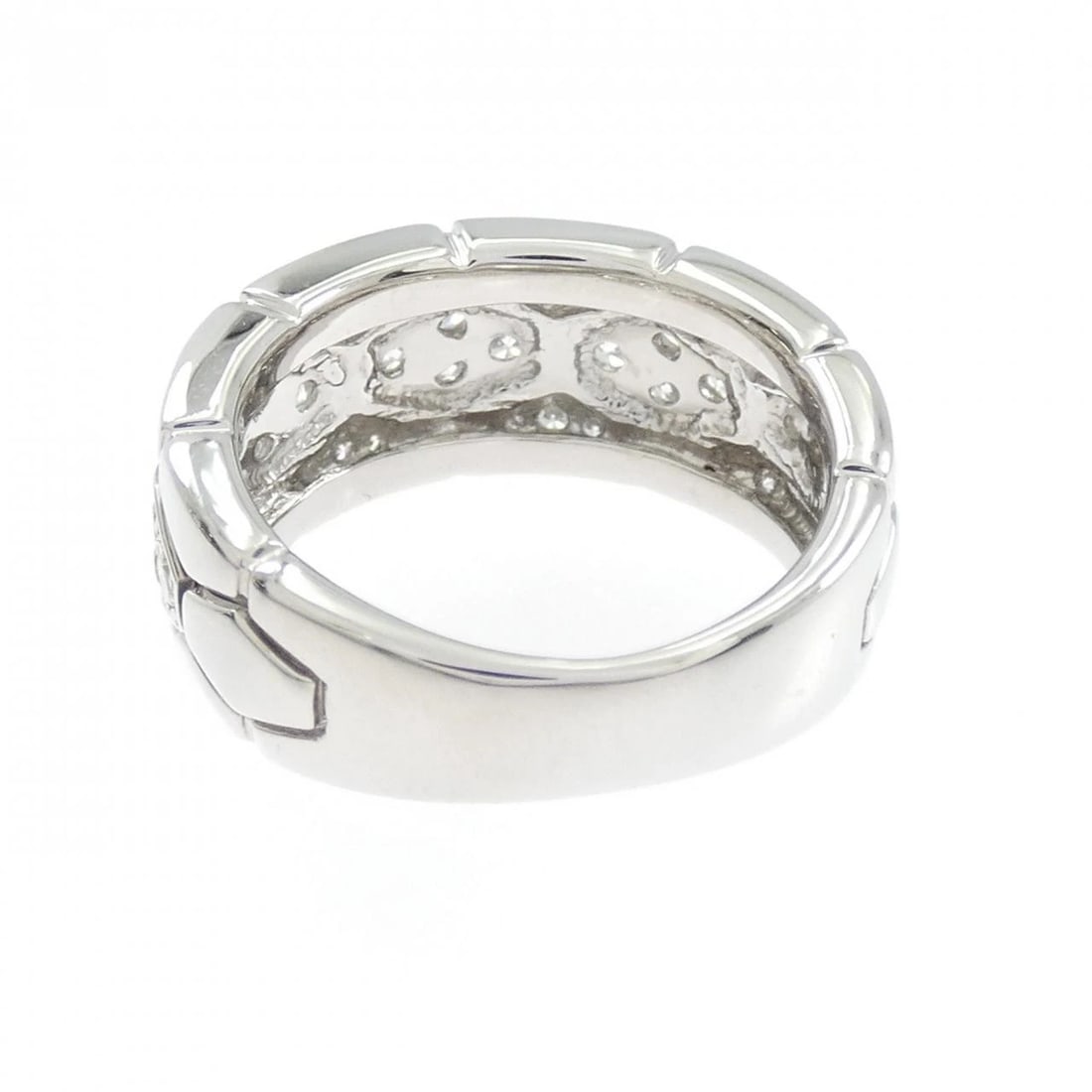 PT900 DIAMOND RING: PT900 Diamond Ring Brand: Unbranded Type: Diamond ring Material: PT900, Main Stone/Creation Natural Color: Silver Size: US6.25 Accessories: None Accessories Notice: When purchasing pre-own