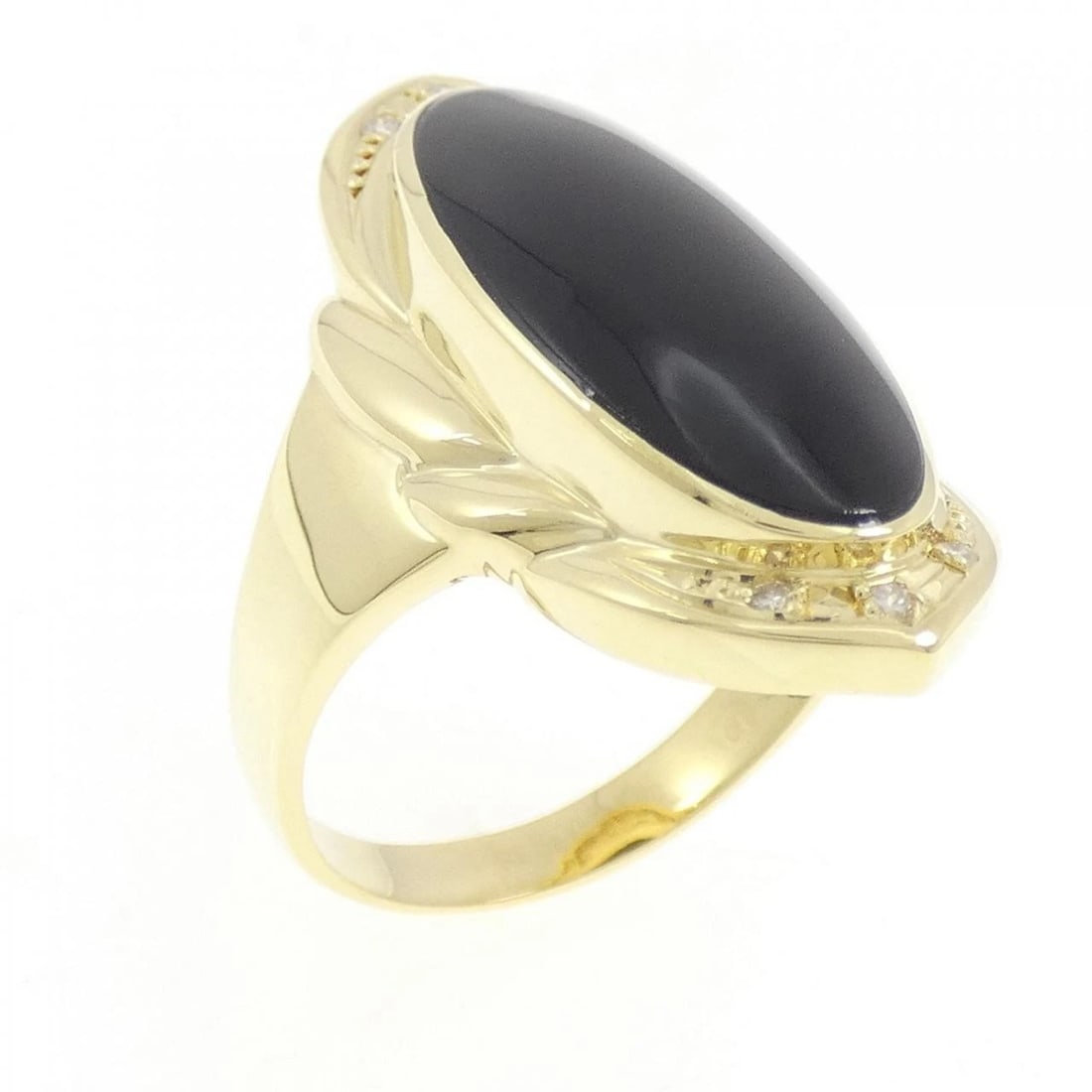 K18YG ONYX RING: K18YG Onyx Ring Brand: Unbranded Type: Ring Material: K18 Yellow Gold, Main Stone/Creation onyx Color: yellow gold Size: 8.5US Accessories: None Accessories Notice: When purchasing pre-own