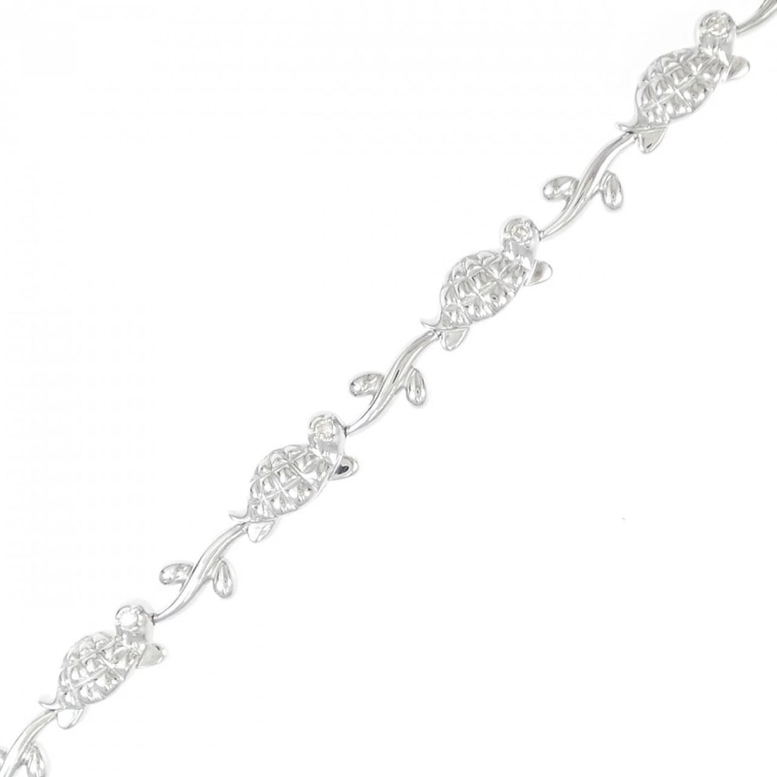 K18WG TURTLE DIAMOND BRACELET: K18WG Turtle Diamond Bracelet Brand: Unbranded Type: Bracelet Material: K18 White Gold, Main Stone/Creation Natural Color: white gold Size: 18cm ActualSizeMax W: 5.3mm Accessories: None