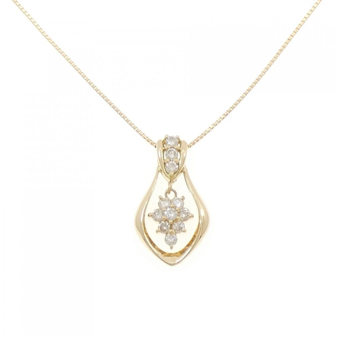 K18YG DIAMOND NECKLACE: K18YG Diamond Necklace Brand: Unbranded Type: Necklace Material: K18 Yellow Gold, Main Stone/Creation Natural Color: Yellow Gold Size: 45cmActualSize Pendant top H x W: 23.3mmx13.5mm Chain