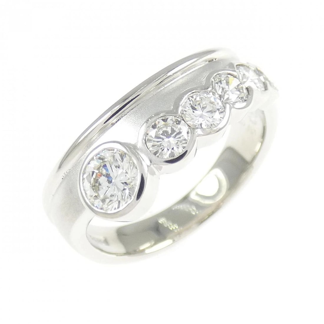 PT900 DIAMOND RING: PT900 Diamond Ring Brand: Unbranded Type: Ring Material: Platinum 900, Main Stone/Creation Natural Color: Silver Size: 6 (US size) Accessories: None Accessories Notice: When purchasing