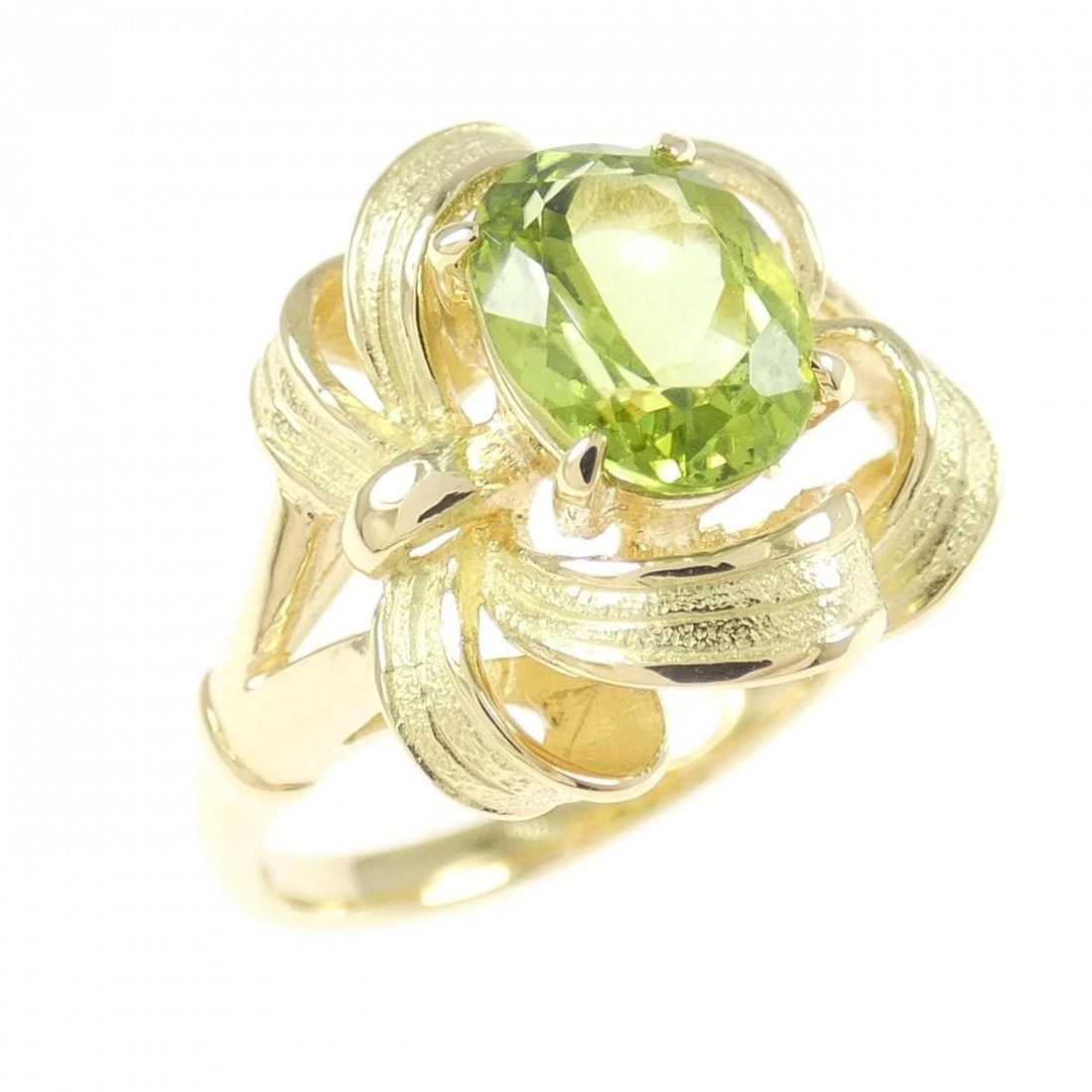K18YG PERIDOT RING: K18YG Peridot Ring Brand: Unbranded Type: Ring Material: K18 Yellow Gold, Main Stone/Creation Peridot Color: Yellow Gold Size: 6.5 (US size) Accessories: None Accessories Notice: When purc