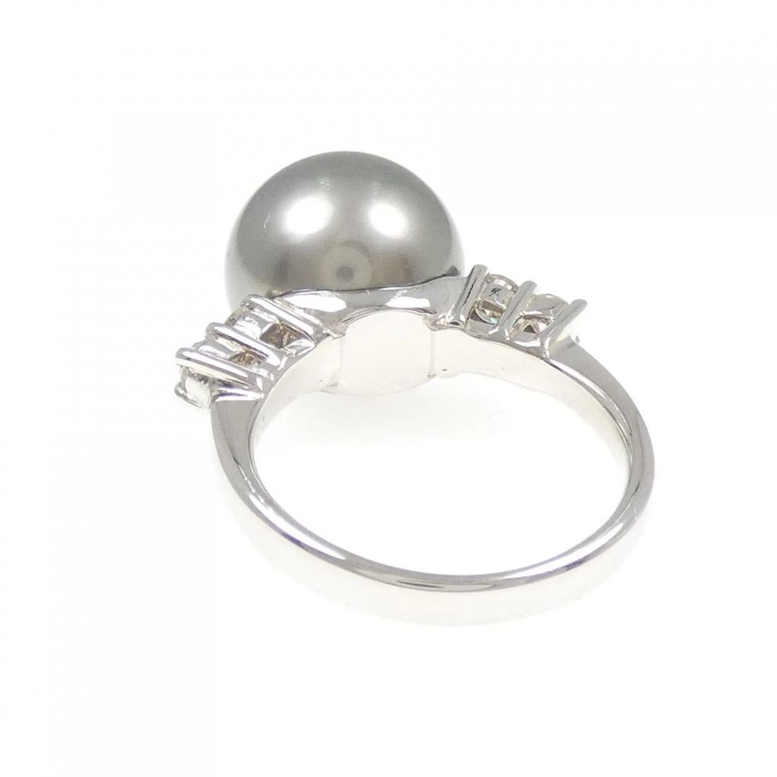 PT900 BLACK PEARL RING: PT900 Black pearl ring Brand: Unbranded Type: Black pearl ring Material: PT900, Main Stone/Creation Black Pearl Color: Silver Size: US6.75 Accessories: None Accessories Notice: When purcha
