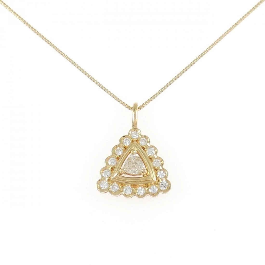 K18YG DIAMOND NECKLACE: K18YG Diamond Necklace Brand: Unbranded Type: Diamond Necklace Material: K18YG, Main Stone/Creation Natural Color: Yellow Gold Size: 45cmActual SizePendant length approx. x width approx.: