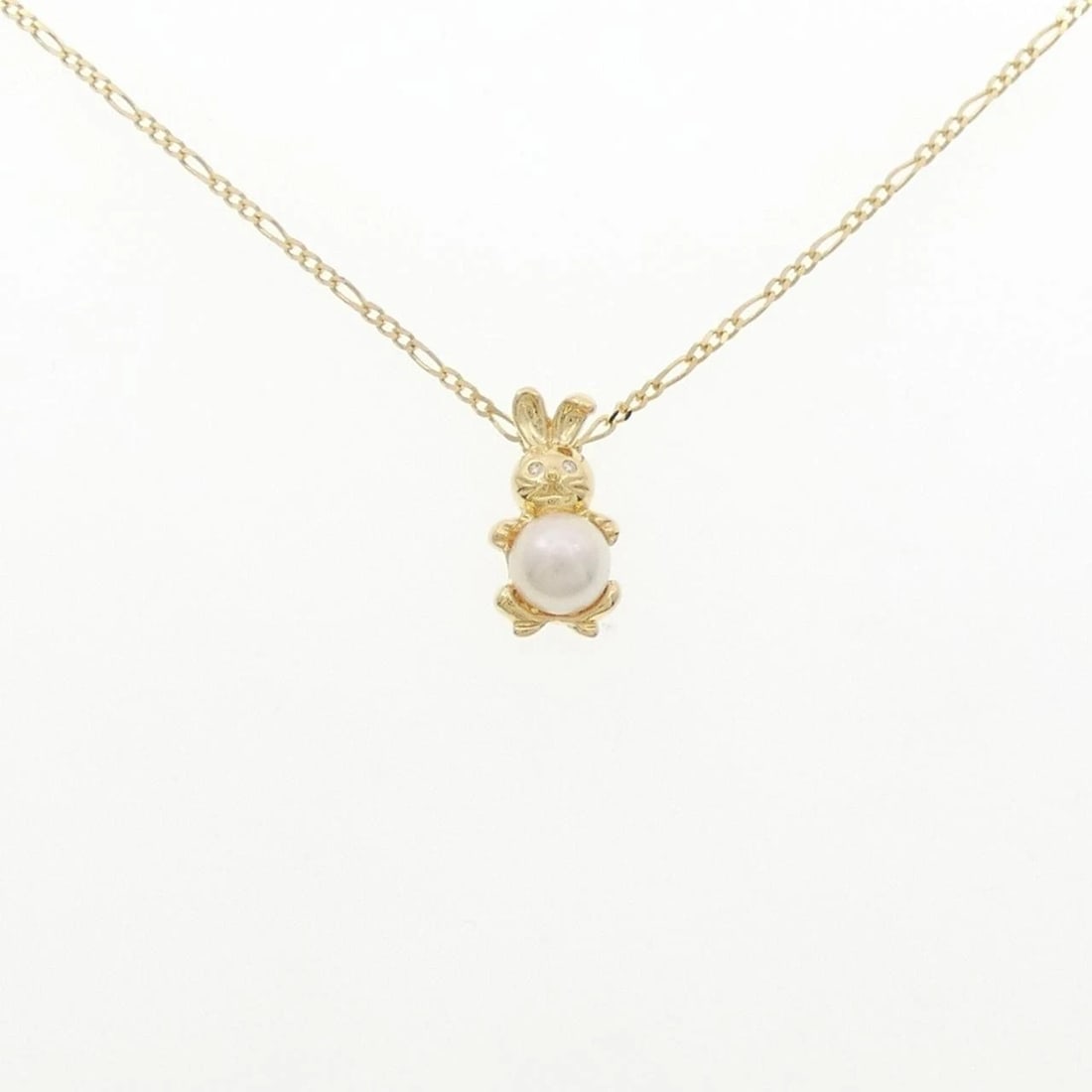 K18YG 18KTYG RABBIT AKOYA PEARL NECKLACE: K18YG 18KTYG Rabbit Akoya Pearl Necklace Brand: Unbranded Type: Necklace Material: K18 Yellow Gold 18KT Yellow Gold, Main Stone/Creation akoya Color: yellow gold Size: 40cm ActualSizePendant