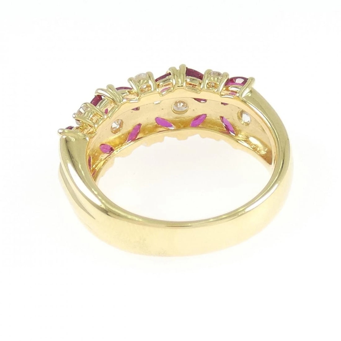 K18YG FLOWER RUBY RING: K18YG Flower Ruby Ring Brand: Unbranded Type: Ring Material: K18 Yellow Gold, Main Stone/Creation RubySide Stone Natural Color: Yellow Gold Size: 6.5 (US size) Accessories: None Accessorie