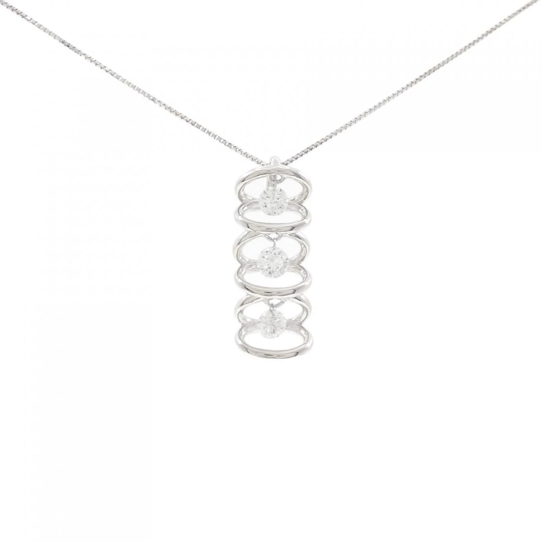PT900 K18WG DIAMOND NECKLACE: PT900 K18WG Diamond Necklace Brand: Unbranded Type: Necklace Material: Platinum 900 K18 White Gold, Main Stone/Creation Natural Color: White Gold Size: 46cmActualSize Pendant top H x W: