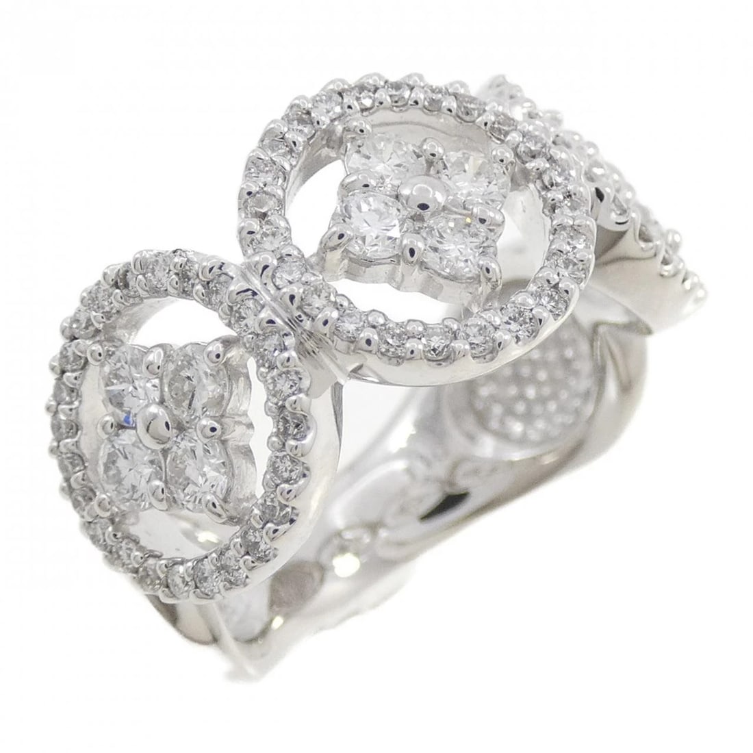 K18WG FLOWER DIAMOND RING: K18WG Flower Diamond Ring Brand: Unbranded Type: Ring Material: K18 White Gold, Main Stone/Creation Natural Color: White Gold Size: 6.5 (US size) Accessories: None Accessories Notice: When