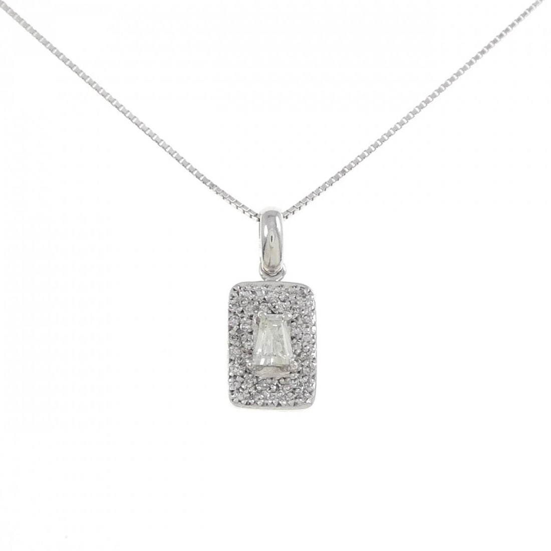 K18WG DIAMOND NECKLACE: K18WG Diamond Necklace Brand: Unbranded Type: Necklace Material: K18 White Gold, Main Stone/Creation Natural Color: White Gold Size: 45cmActualSize Pendant top H x W: 20.6mmx8.8mm Chain Max.
