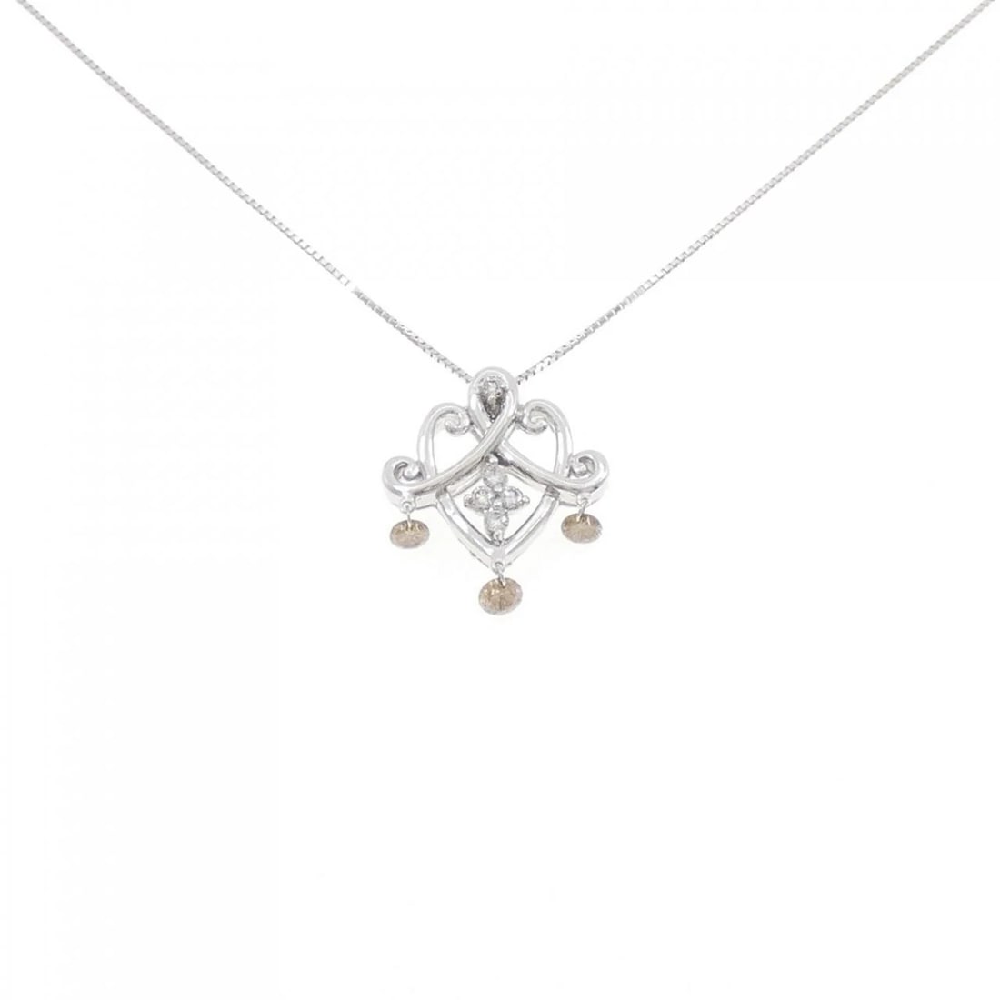 K18WG DIAMOND NECKLACE: K18WG Diamond Necklace Brand: Unbranded Type: Necklace Material: K18 White Gold, Main Stone/Creation Natural Color: White Gold Size: 45cmActualSize Pendant top H x W: 20.3mmx16.8mm Chain Max.