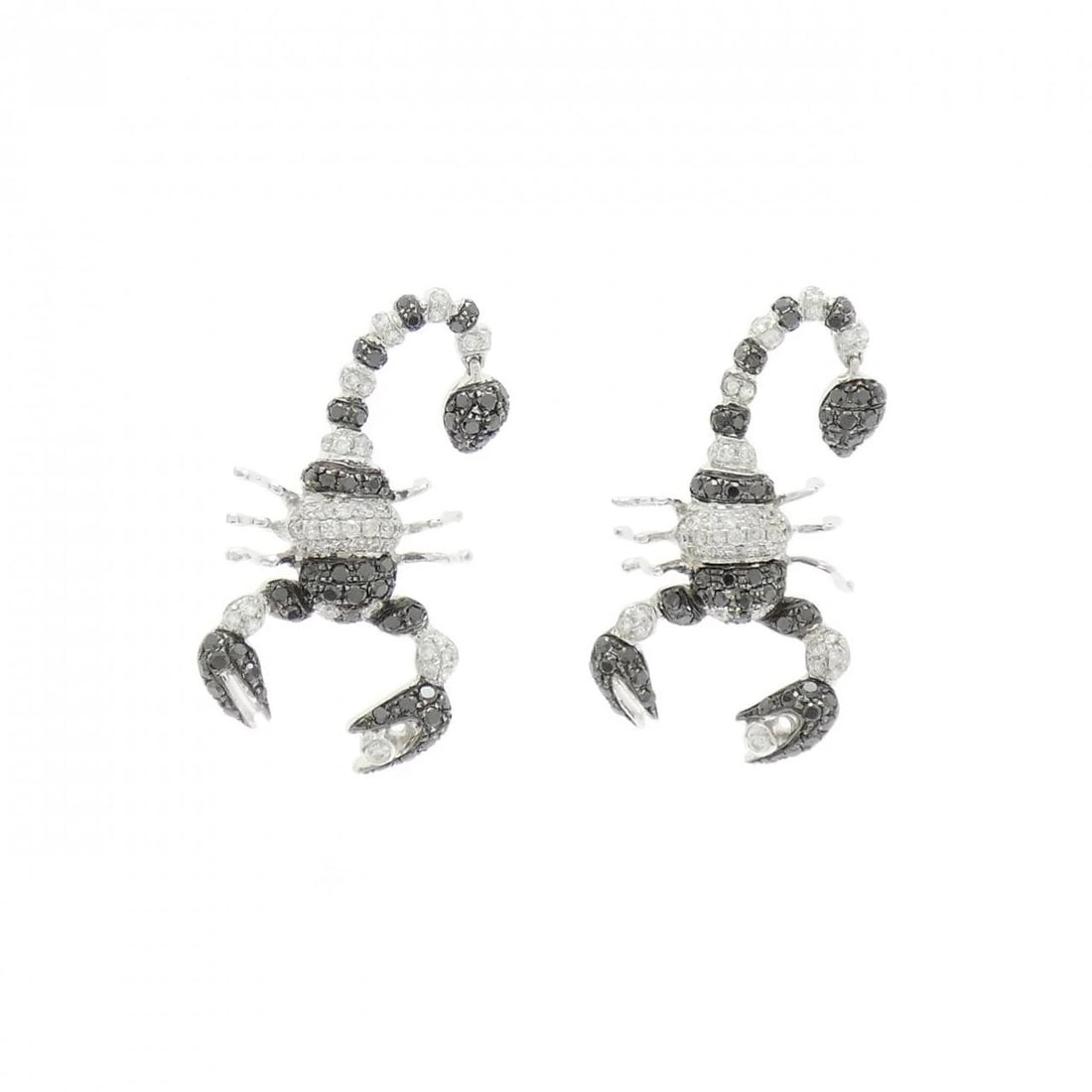 K18WG SCORPION DIAMOND EARRINGS: K18WG scorpion Diamond Earrings Brand: Unbranded Type: Earrings Material: K18 White Gold, Main Stone/Creation Natural Color: white gold Size: HxW: 27.0mmx10.8mm Accessories: None Accessories