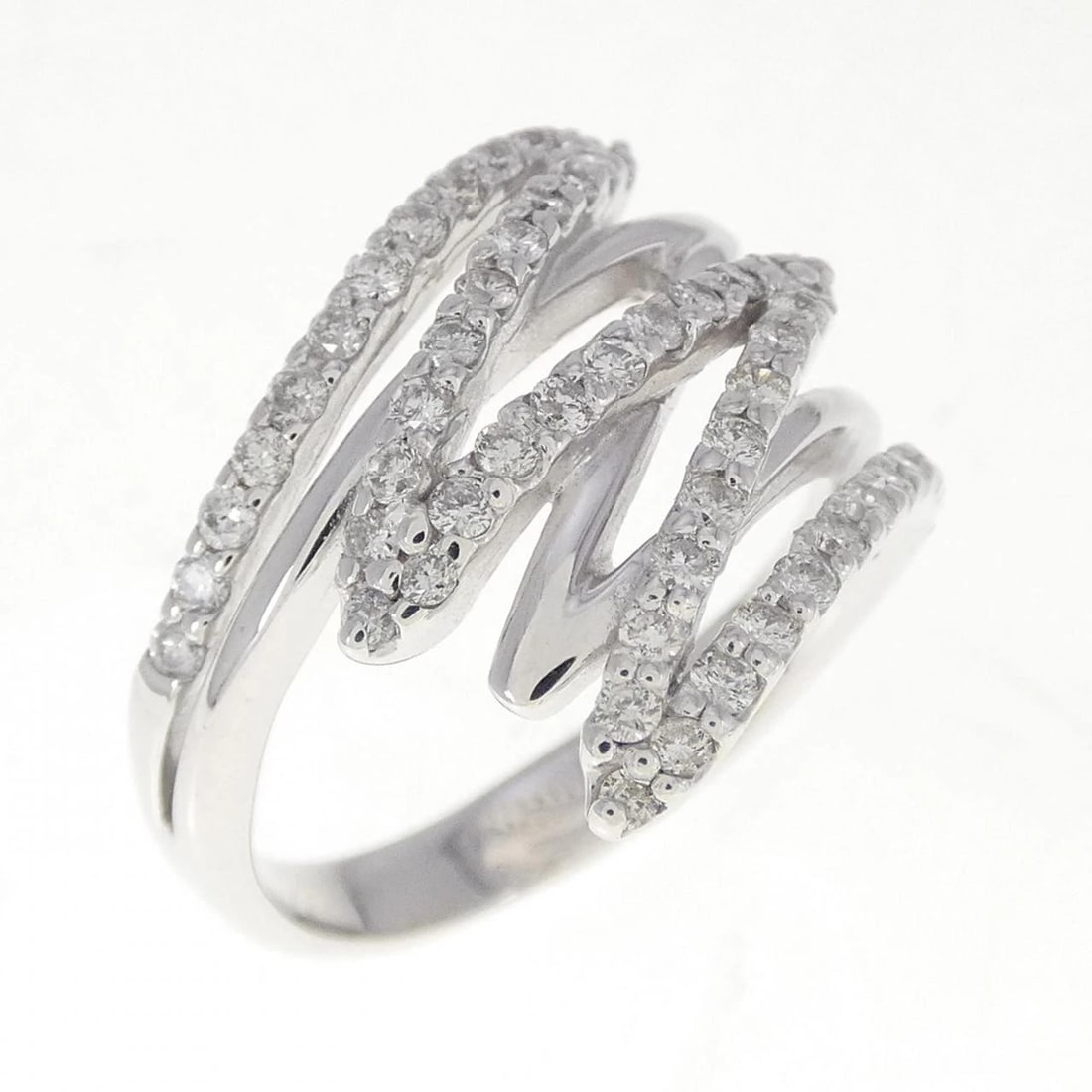K18WG DIAMOND RING: K18WG Diamond Ring Brand: Unbranded Type: Ring Material: K18 White Gold, Main Stone/Creation Natural Color: White Gold Size: 5.5 (US size) Accessories: None Accessories Notice: When purcha