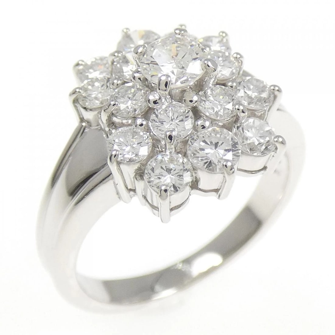 PT900 DIAMOND RING: PT900 Diamond Ring Brand: Unbranded Type: Ring Material: Platinum 900, Main Stone/Creation Natural Color: Silver Size: 6.5-7 (US size) Accessories: None Accessories Notice: When purchasing