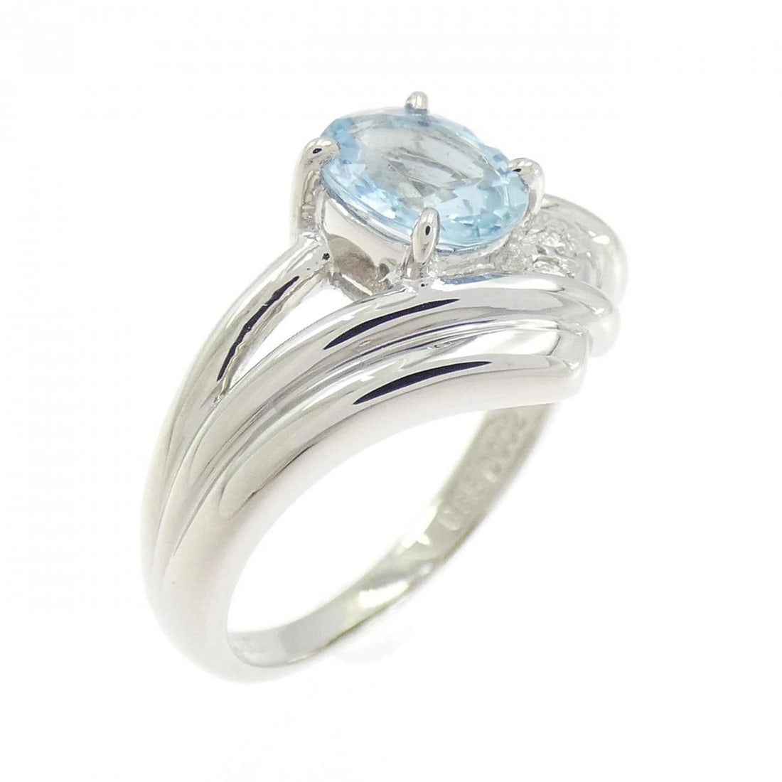 PT900 AQUAMARINE RING: PT900 Aquamarine Ring Brand: Unbranded Type: Ring Material: Platinum 900, Main Stone/Creation aquamarine Color: platinum Size: 6US Accessories: None Accessories Notice: When purchasing
