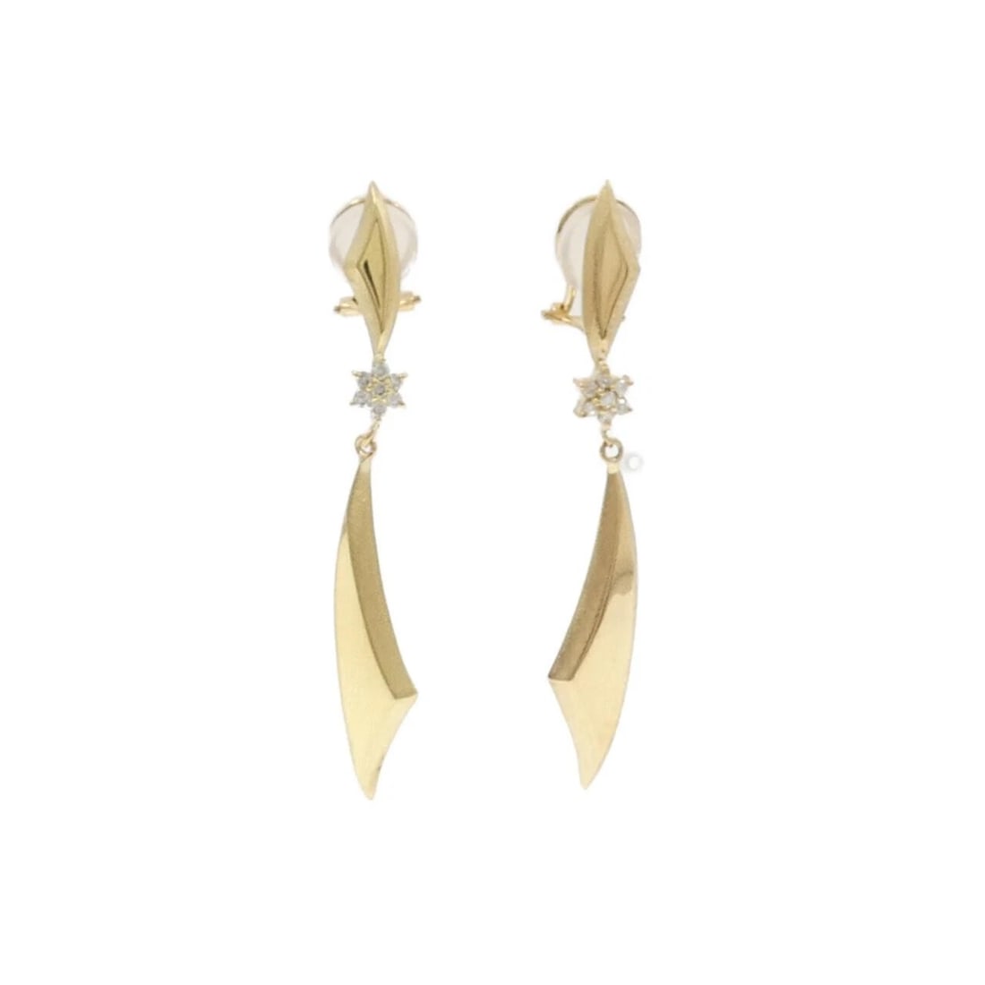 K18YG DIAMOND EARRINGS: K18YG Diamond Earrings Brand: Unbranded Type: Earrings Material: K18 Yellow Gold, Main Stone/Creation Natural Color: Yellow Gold Size: ActualSize HxW: 55.9mmx5.5mm Accessories: None