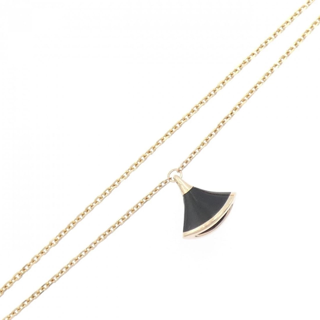 BVLGARI DIVA DREAM BRACELET: BVLGARI Diva Dream Bracelet Brand: BVLGARI Type: Bracelet Material: 750 Pink Gold, Main Stone/Creation Onyx Color: Pink Gold Size: 15.5/18cm,ActualSize Max W: 11.2mm Accessories: None