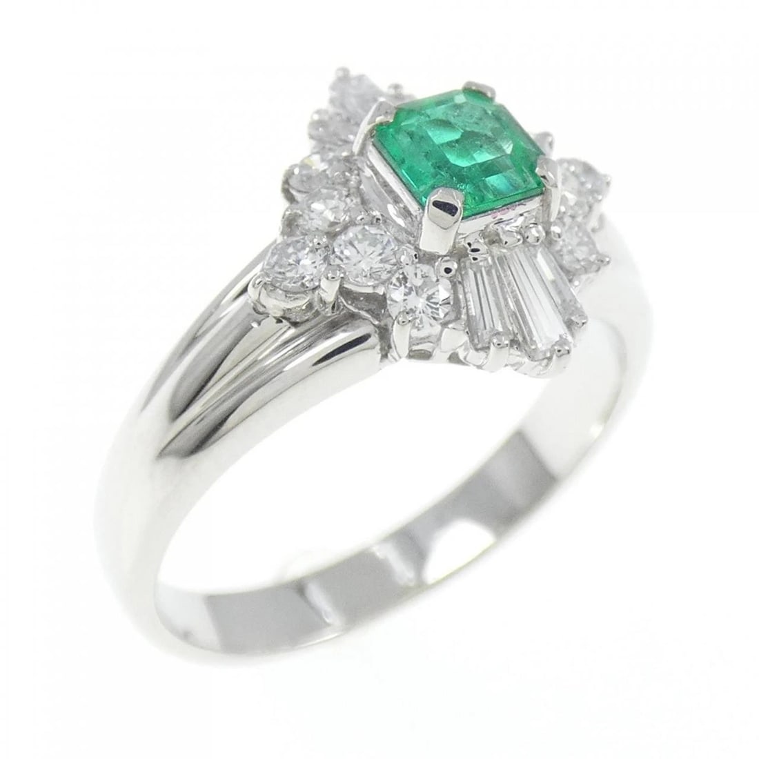 PT EMERALD RING: PT Emerald Ring Brand: Unbranded Type: Ring Material: Platinum 900, Main Stone/Creation Emerald Color: platinum Size: 6US Accessories: None Accessories Notice: When purchasing pre-owned