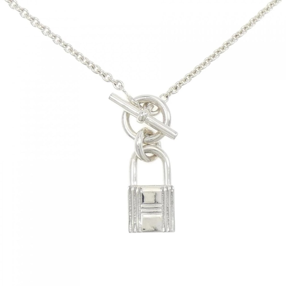 HERMES AMULET CADENA NECKLACE: HERMES Amulet Cadena Necklace Brand: HERMES Type: Necklace Material: 925 Silver, Color: Silver Size: 41cm,ActualSize Pendant top H x W: 22.8mmx10.0mm Chain Max. W: 2.2mm Accessories: None