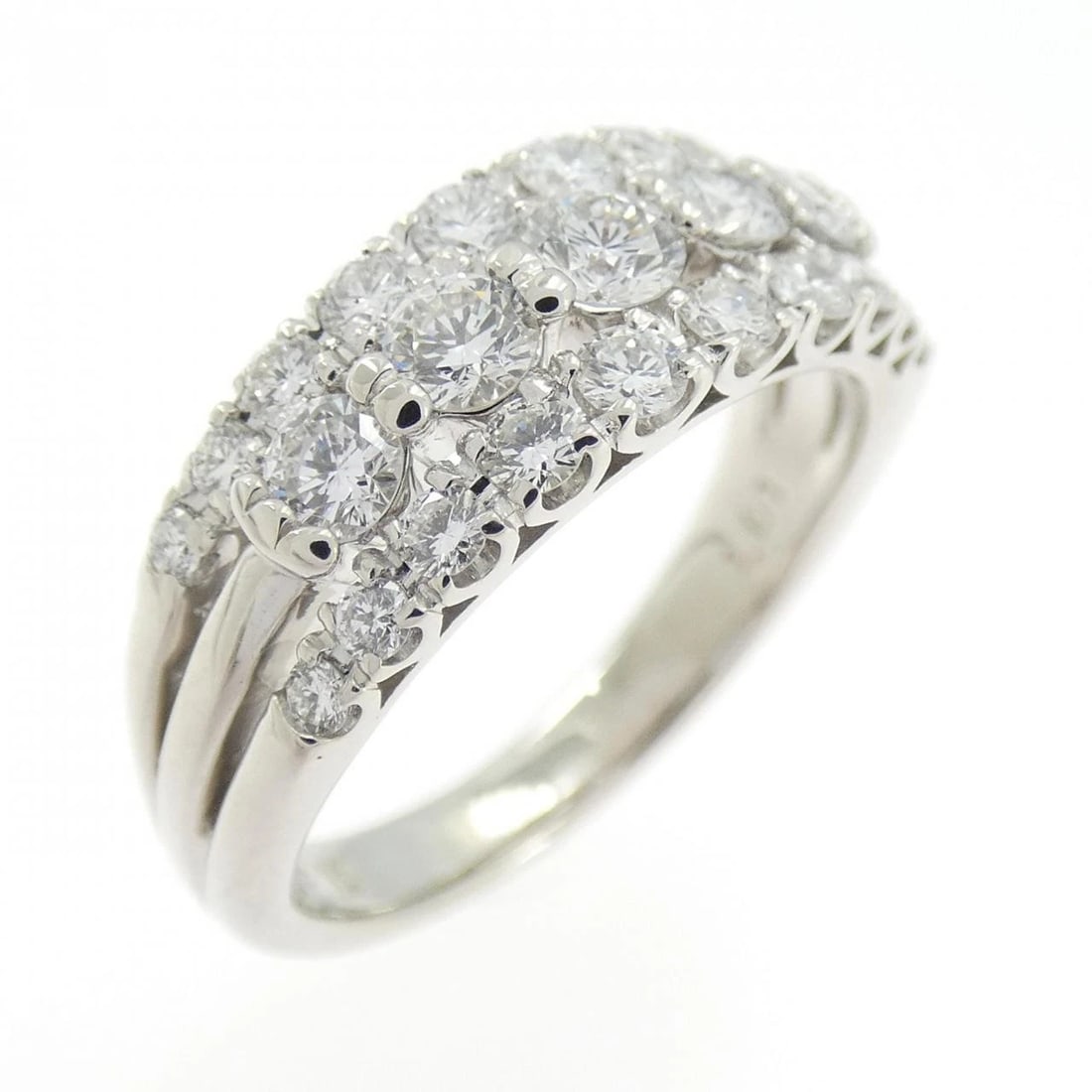 PT900 DIAMOND RING: PT900 Diamond Ring Brand: Unbranded Type: Ring Material: Platinum 900, Main Stone/Creation Natural Color: platinum Size: 6.5-7US Accessories: None Accessories Notice: When purchasing pre-o