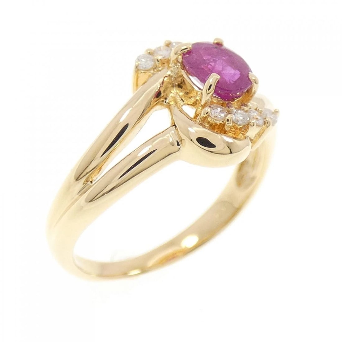 K18YG RUBY RING: K18YG Ruby Ring Brand: Unbranded Type: Ring Material: K18 Yellow Gold, Main Stone/Creation RUBY Color: yellow gold Size: 5US Accessories: None Accessories Notice: When purchasing pre-owned