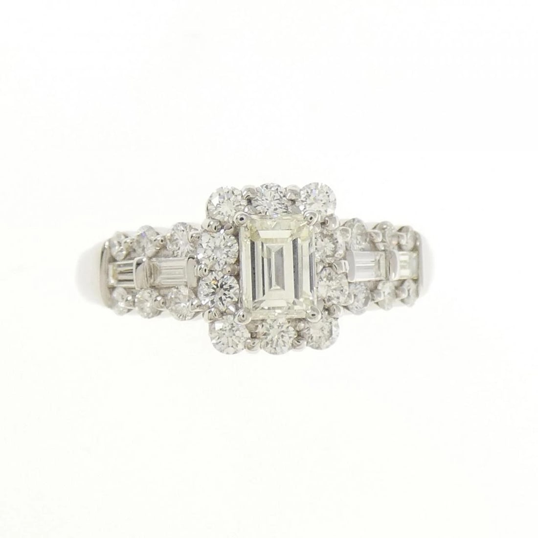 K18WG DIAMOND RING - 2