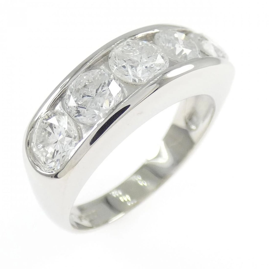 PT900 DIAMOND RING: PT900 Diamond Ring Brand: Unbranded Type: Diamond ring Material: 900 platinum, Main Stone/Creation Natural Color: Silver Size: US7.5 Accessories: None Accessories Notice: When purchasing p