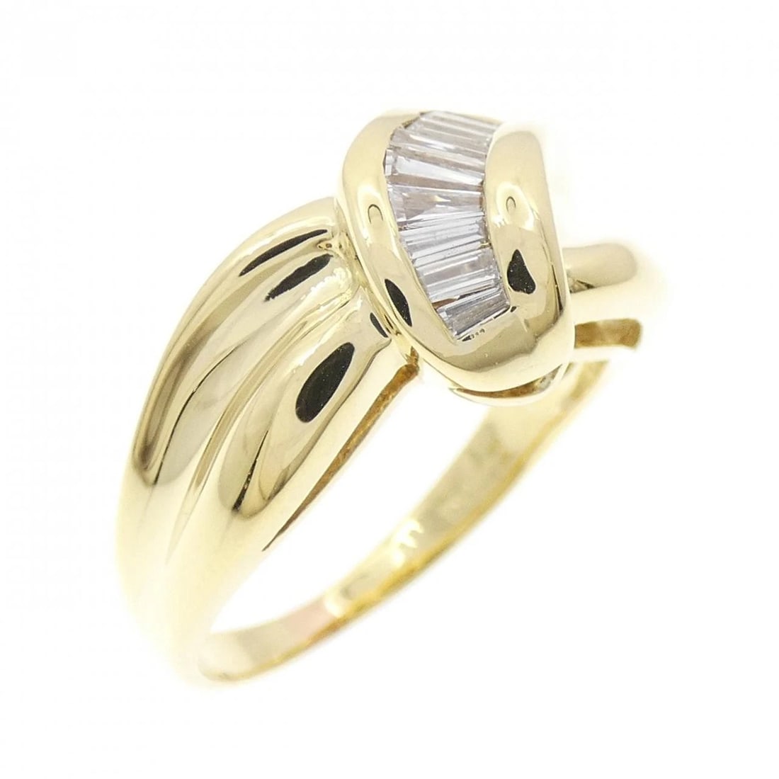 K18YG DIAMOND RING: K18YG Diamond Ring Brand: Unbranded Type: Ring Material: K18 Yellow Gold, Main Stone/Creation Natural Color: yellow gold Size: 7-7.5US Accessories: None Accessories Notice: When purchasing